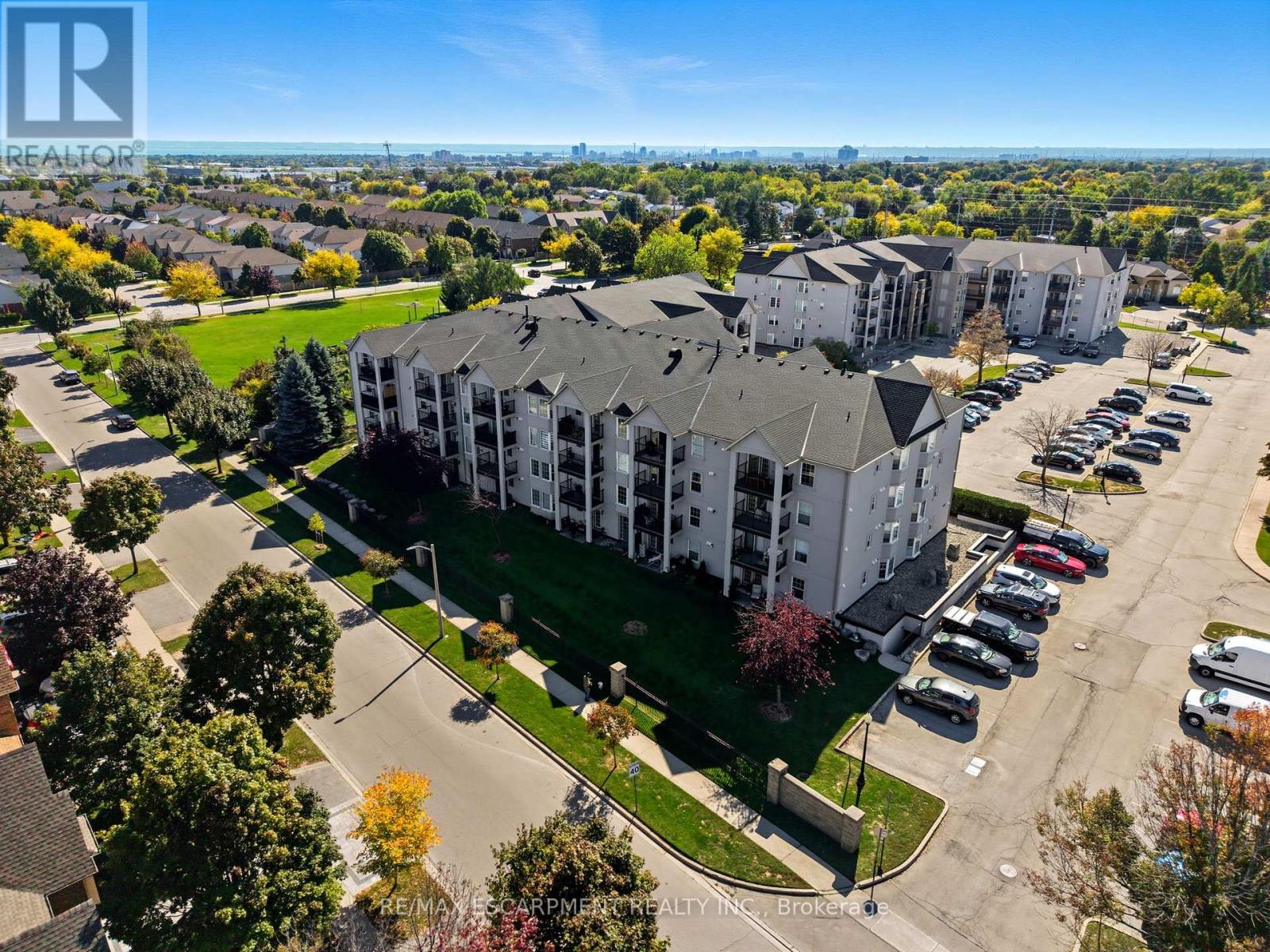 304 1421 Walkers Line, Burlington, ON L7M 4N9