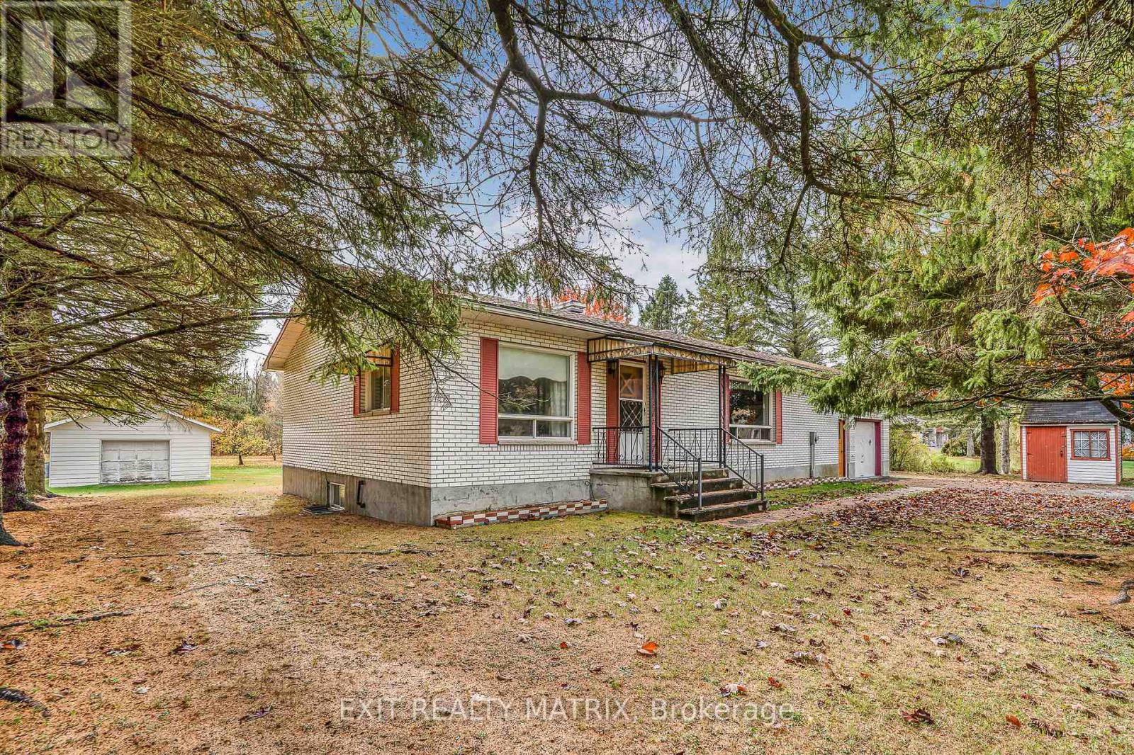 5079 County Rd 17 Rd, Alfred and Plantagenet, ON K0B 1A0