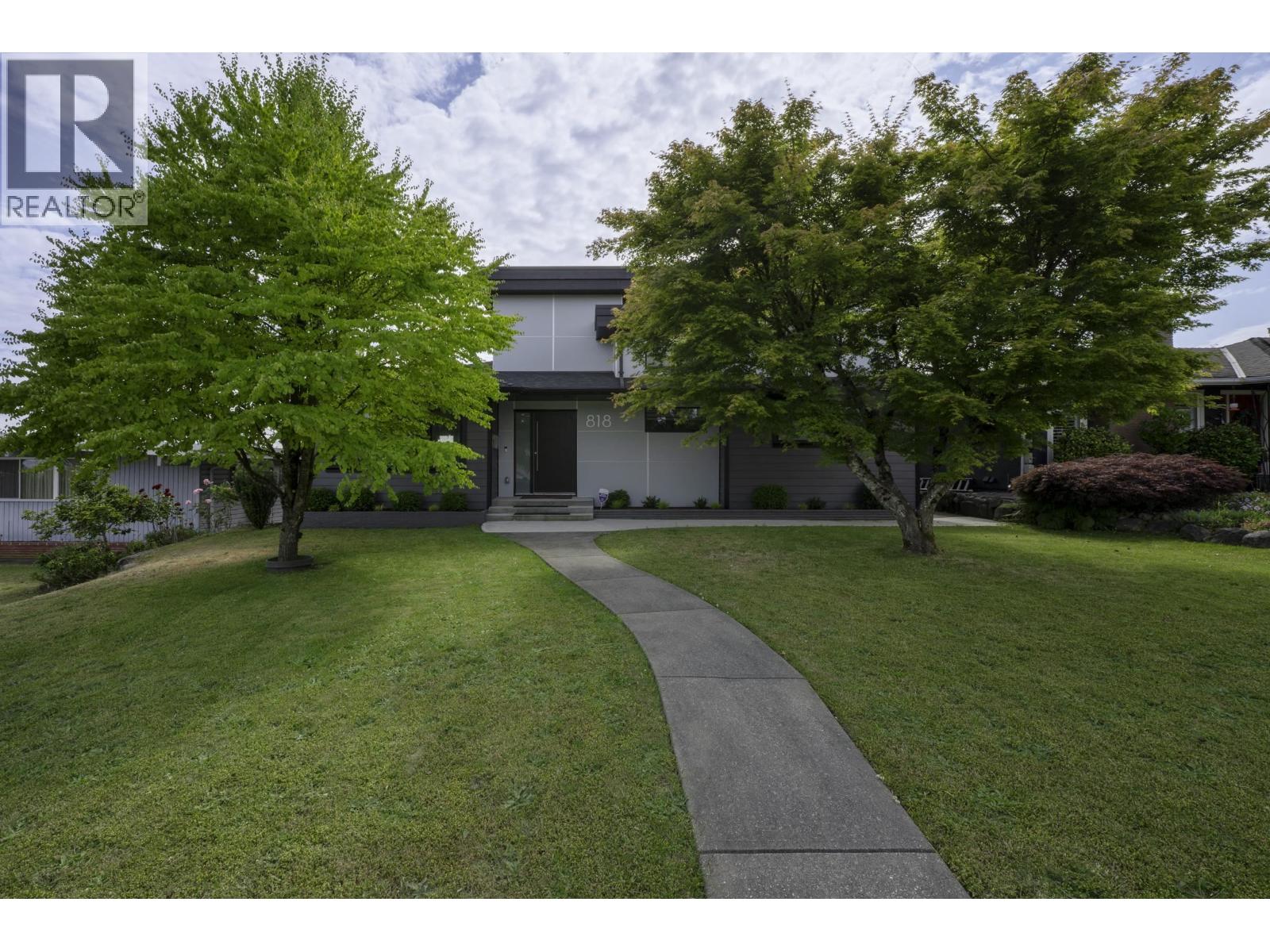 818 Massey St, New Westminster, BC V3L 4S9