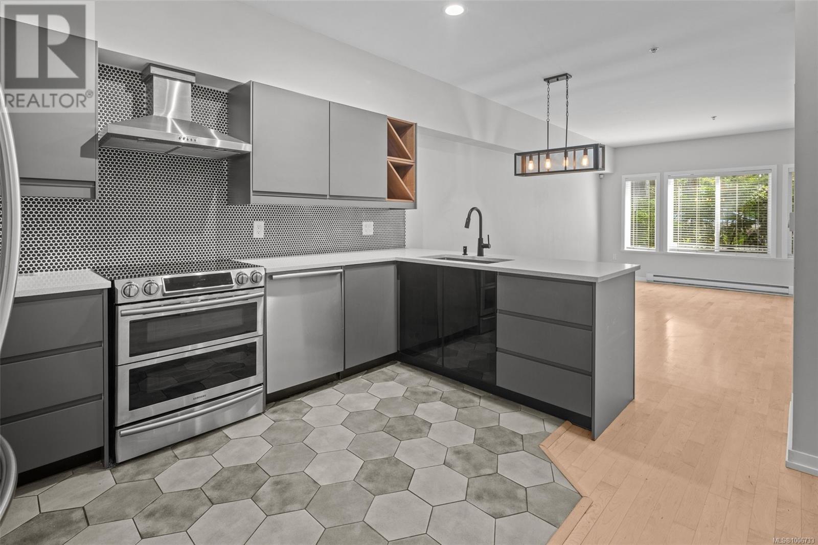 360 Goldstream Ave Unit 107 Ave, Colwood, BC V9B 2W3
