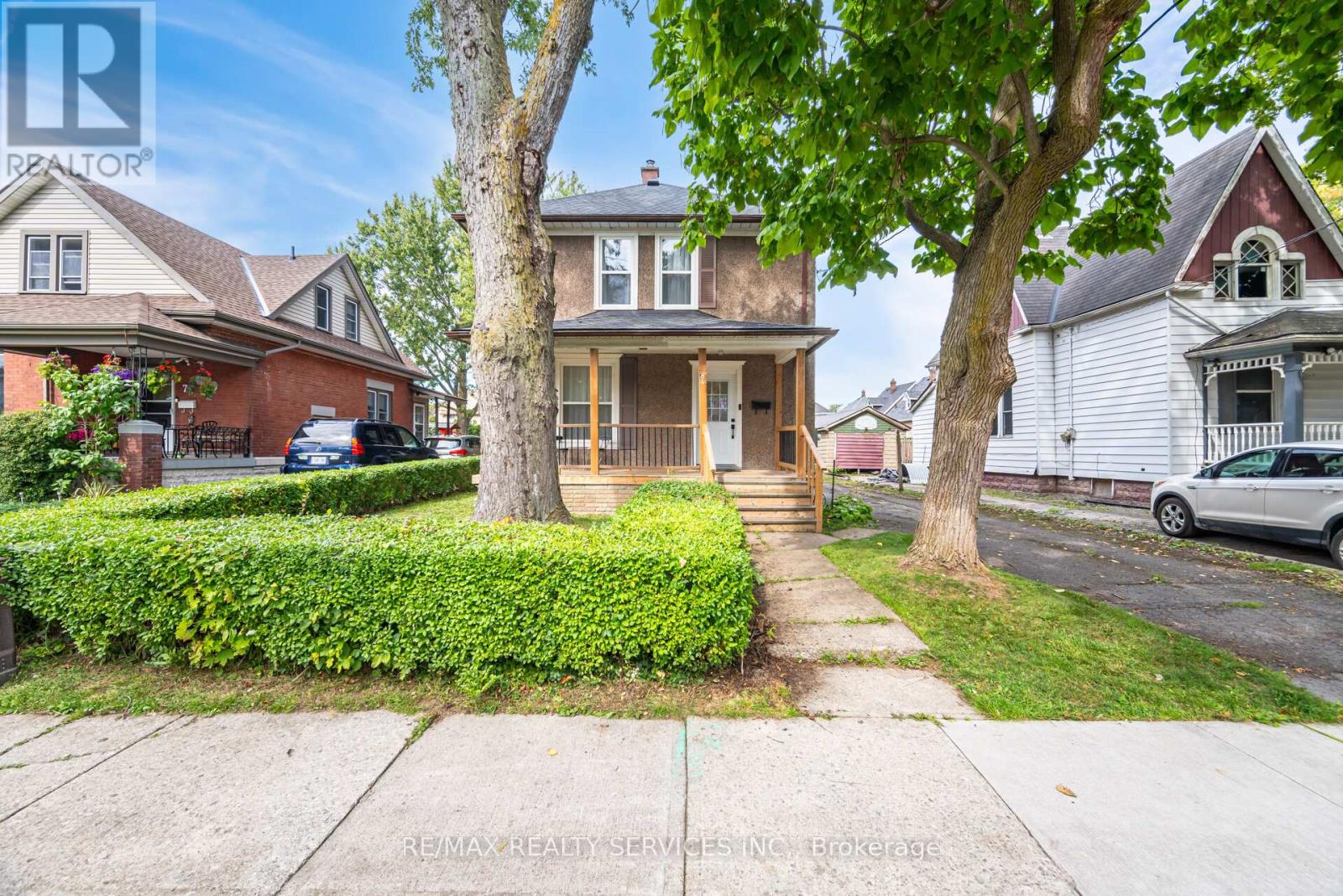 84 State St, Welland, ON L3B 4K5