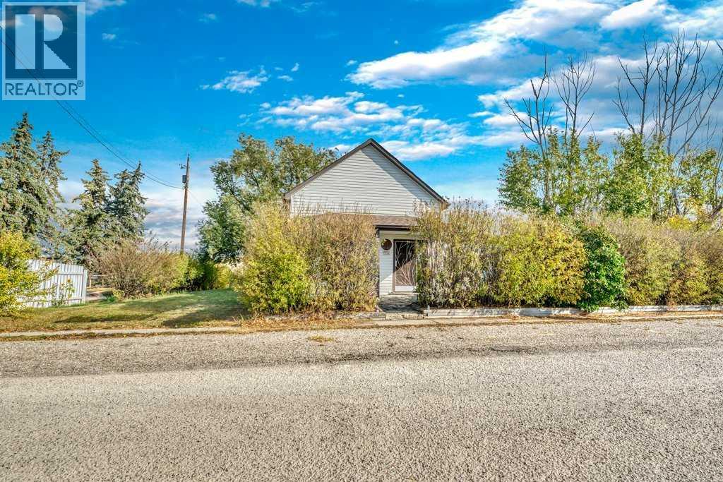 1 Avenue Unit 112, Namaka, AB T1P 2C9