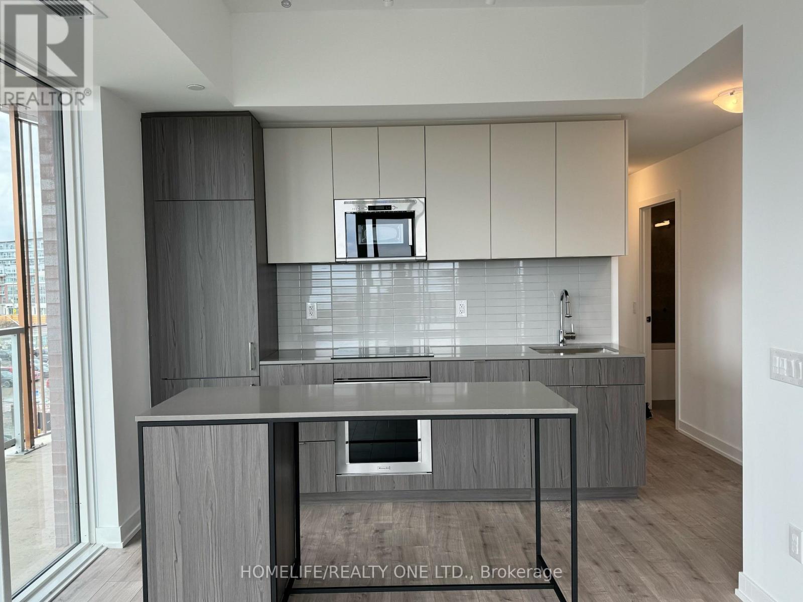 421 220 Missinnihe Way, Mississauga Port Credit, ON L5H 0A9