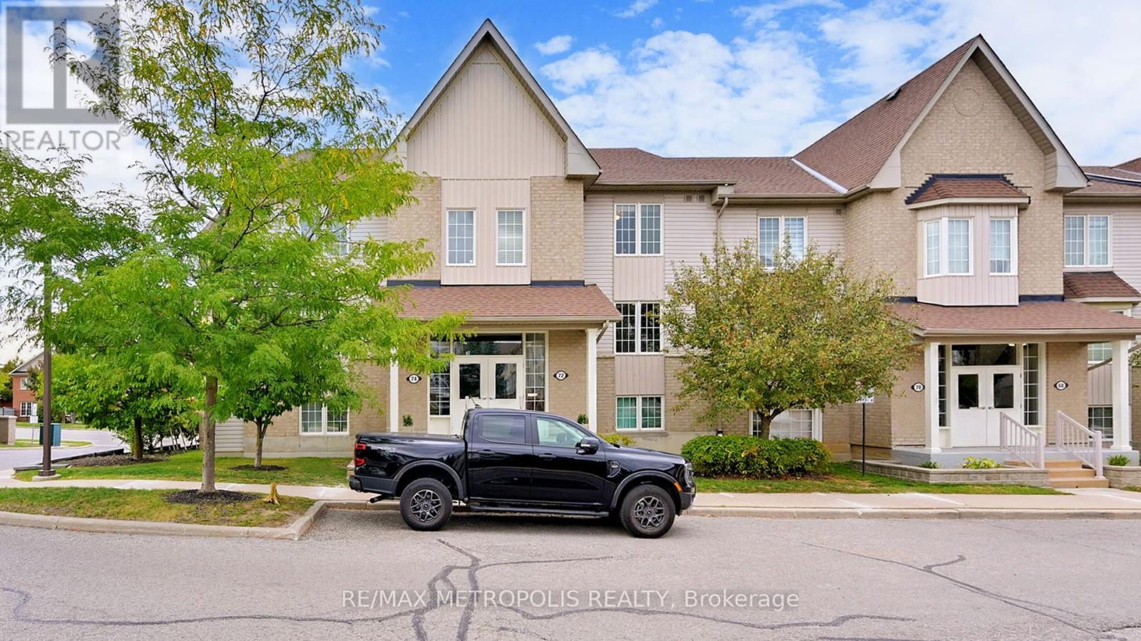 3 72 Petra Way, Whitby, ON L1R 0A3