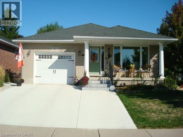 151 Attwood Dr, Cambridge, ON N1T 2A5