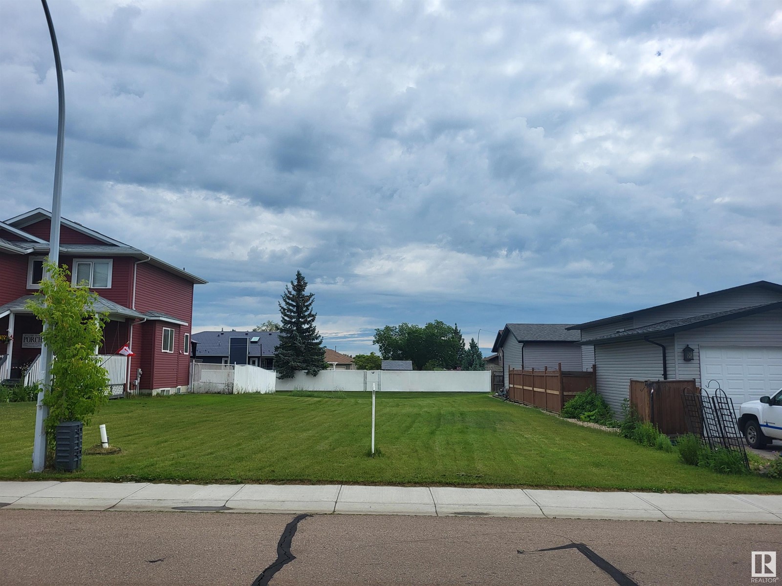 55 St 4829, Bruderheim, AB T0B 0S0 MLS E4378109 Houseful