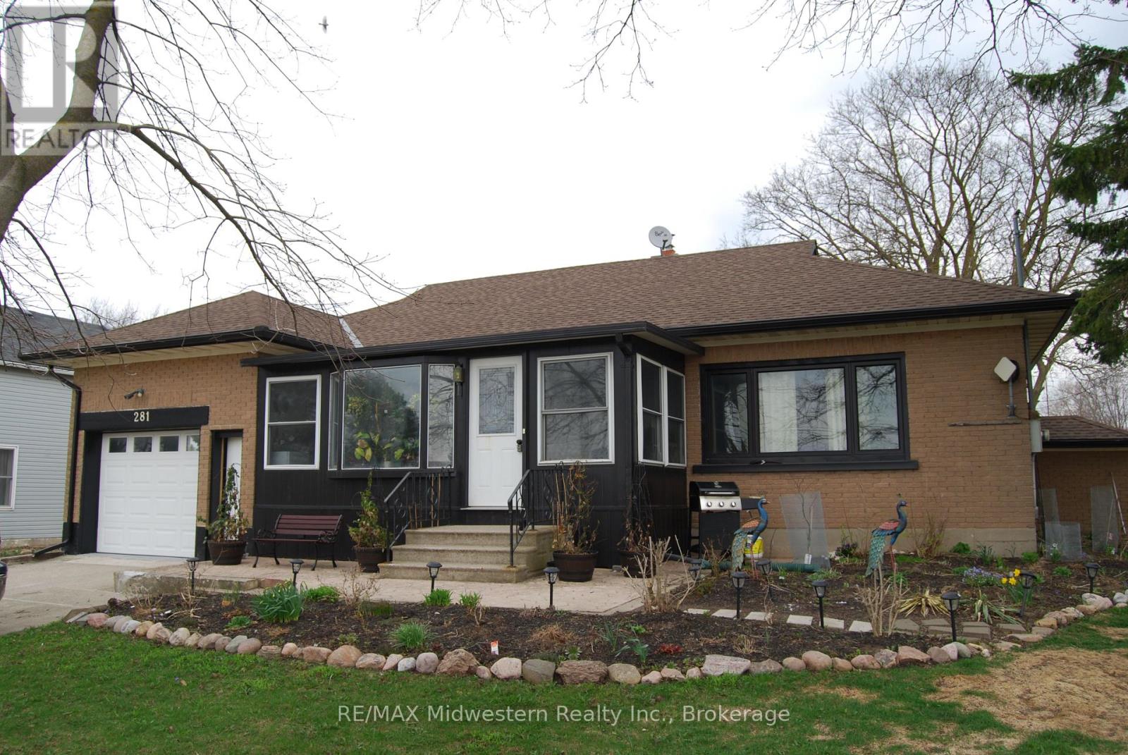 281 Elora St S, Minto, ON N0G 1Z0