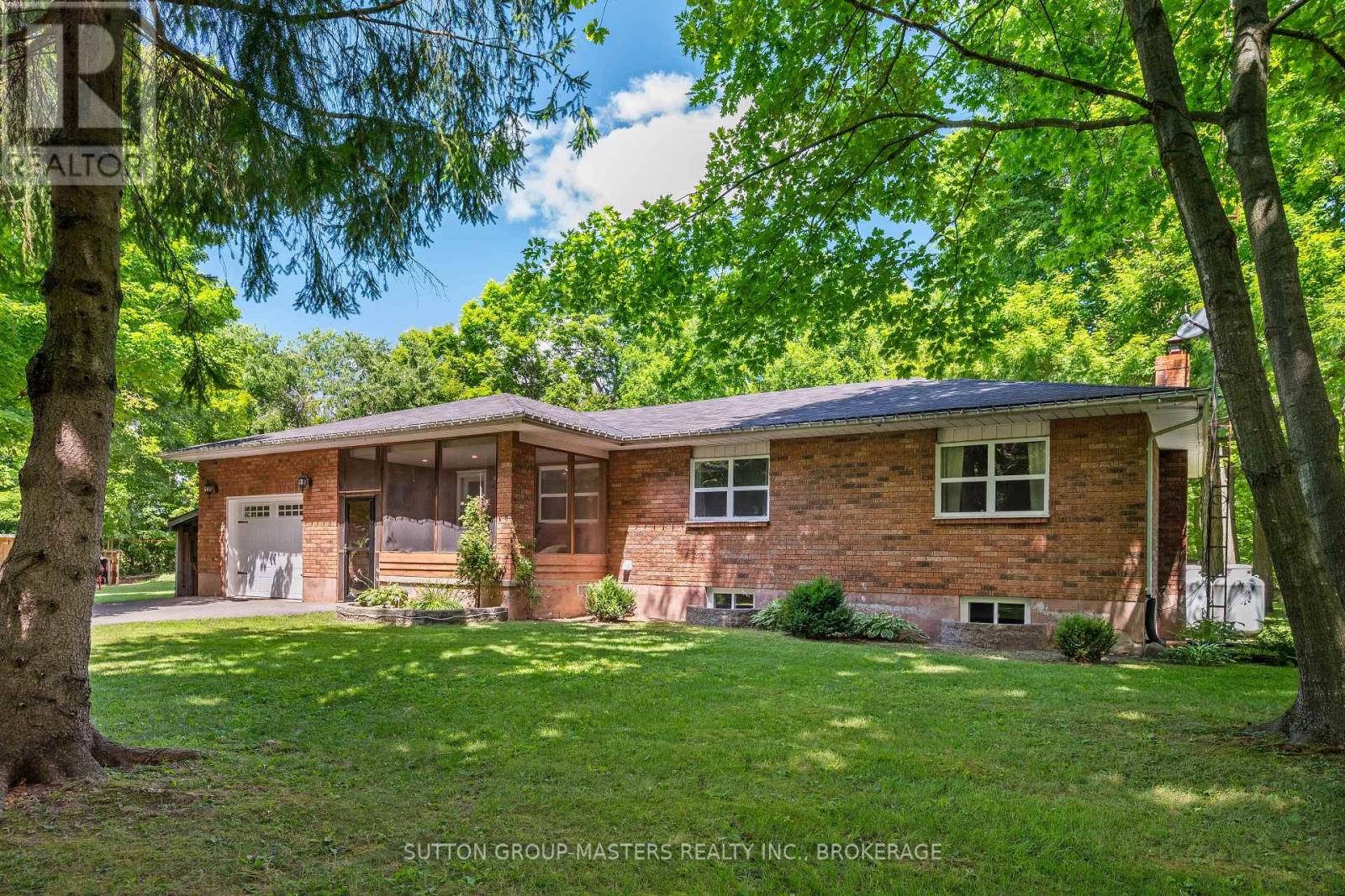 1832 Morrison Rd, South Frontenac, ON K0H 2T0