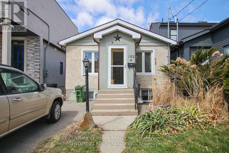 102 Newcastle St, Toronto, ON M8Z 1C8