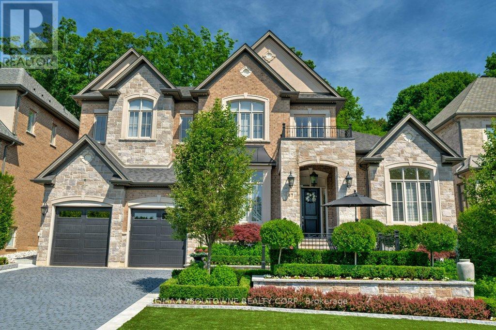 47 Legacy Ln, Hamilton, ON L9G 0G2