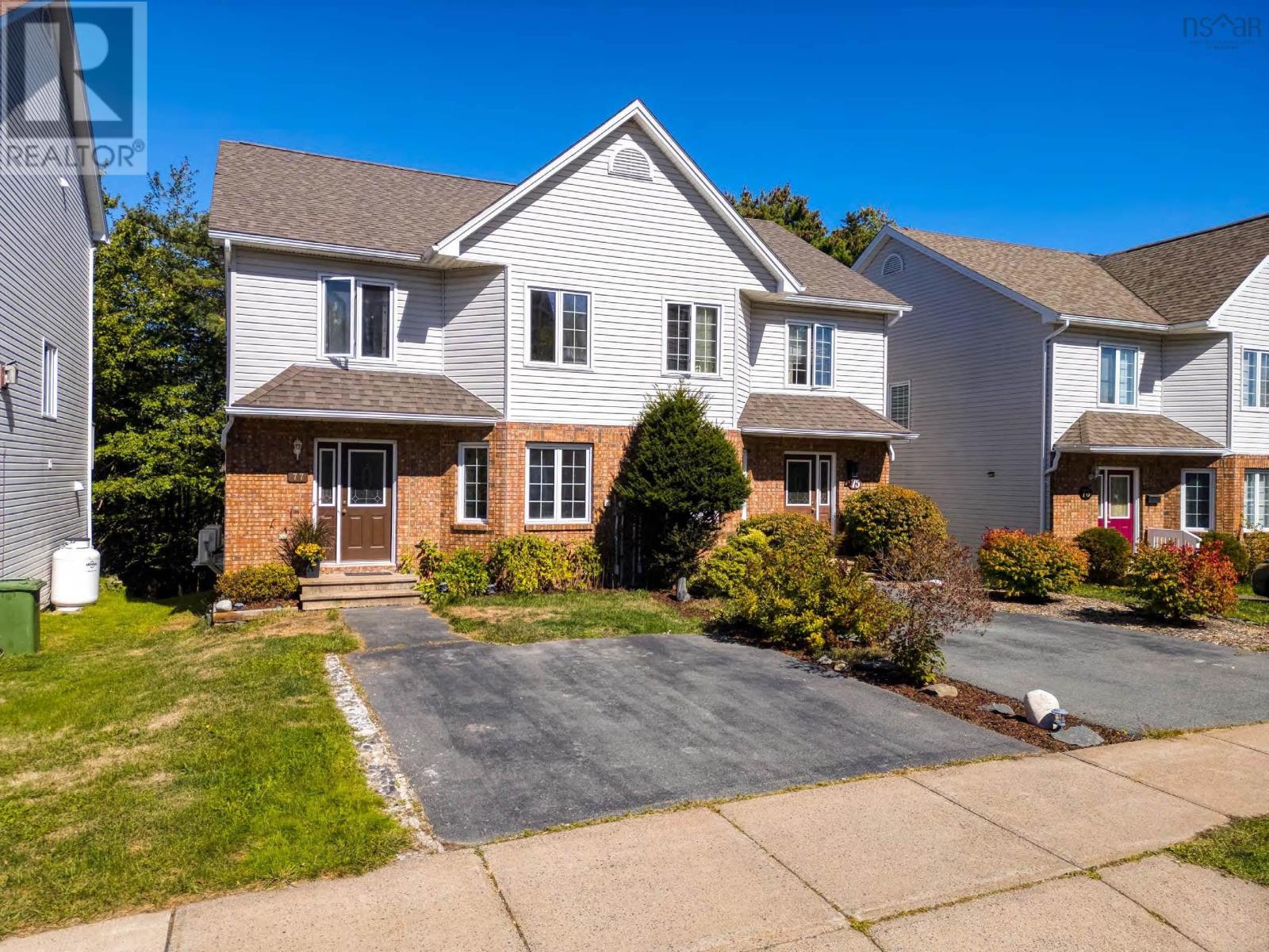77 Amin St, Bedford, NS B4A 4B8