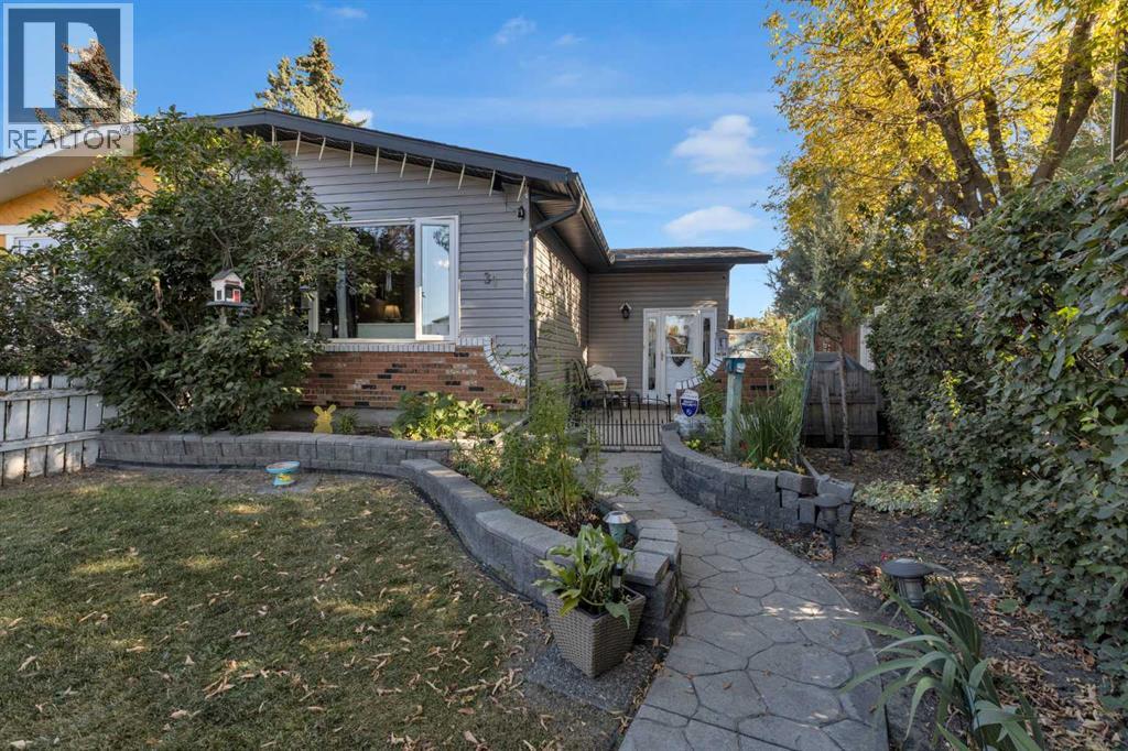 31 Rundlelawn Ct NE, Calgary, AB T1Y 3H3