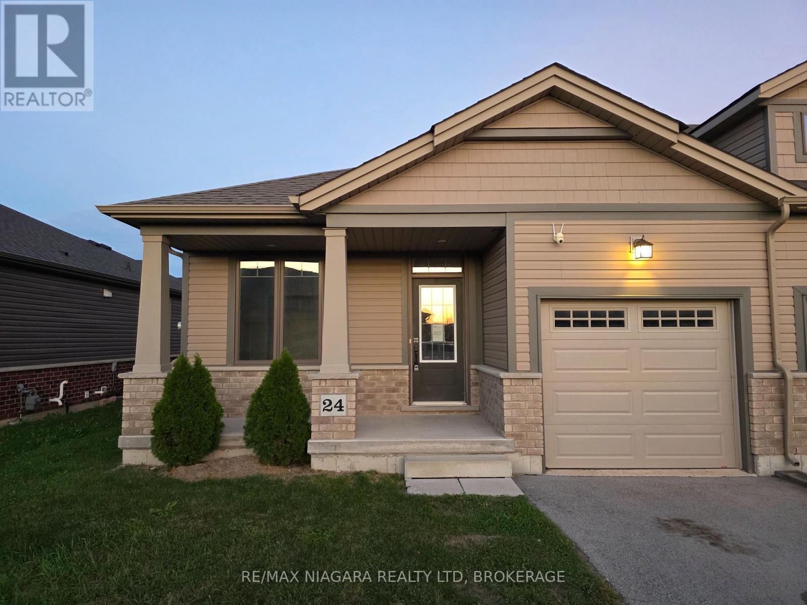 24 Ellis Ave, St. Catharines, ON L2P 0E6