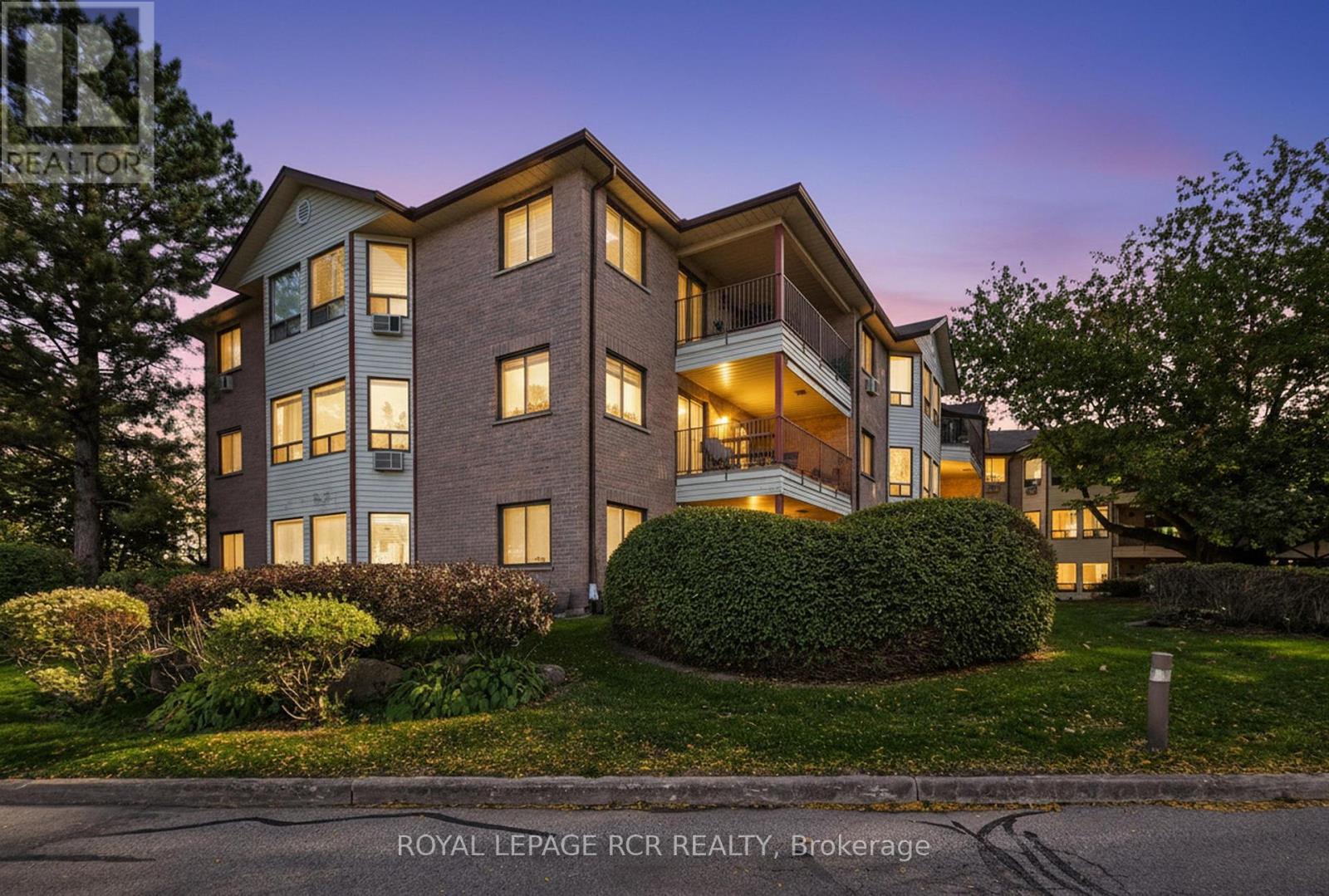 311 111 Grew Blvd, Georgina, ON L0E 1L0