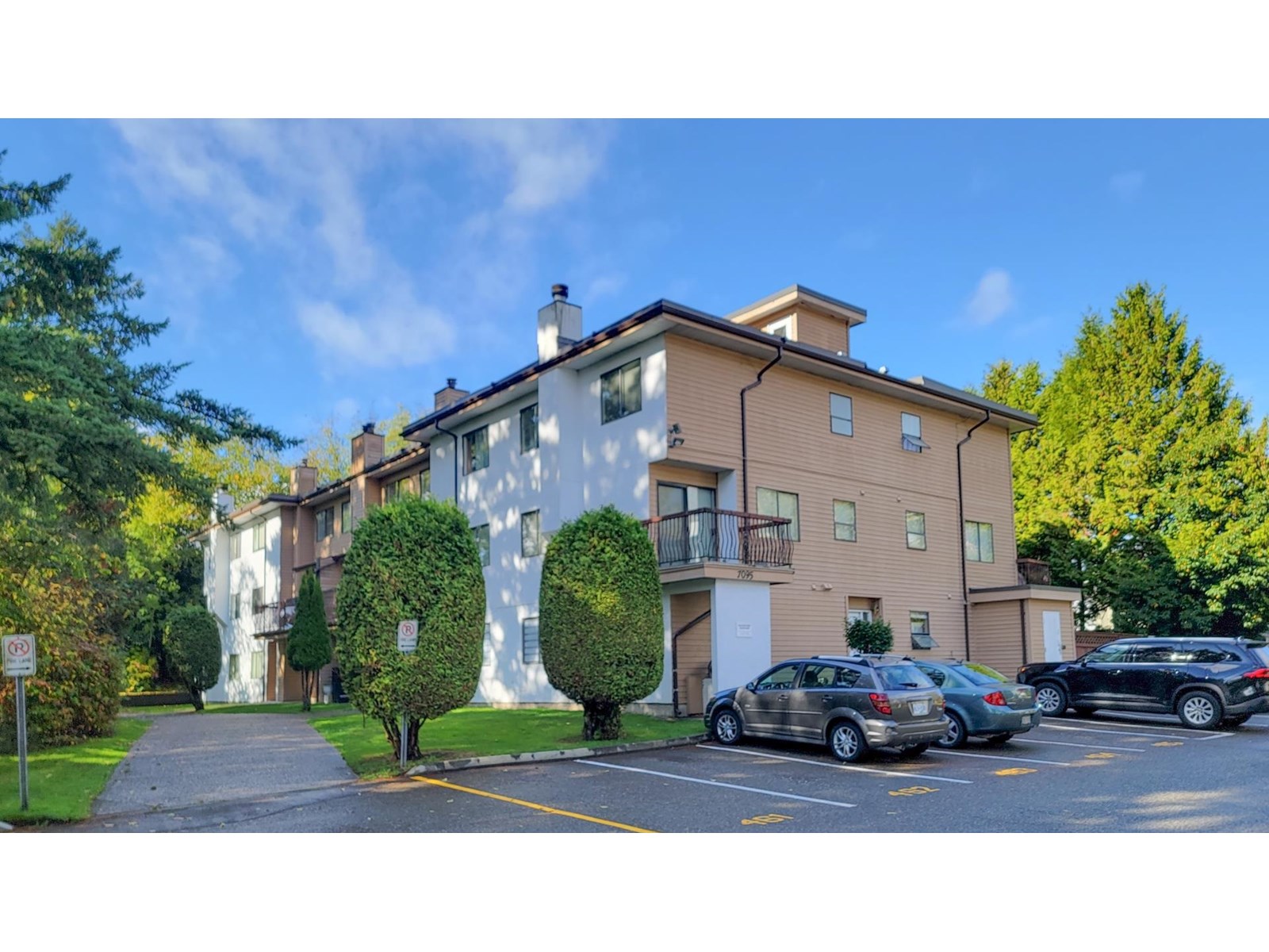 7095 133b Street Unit 103 #b, Surrey, BC V3W 8A3