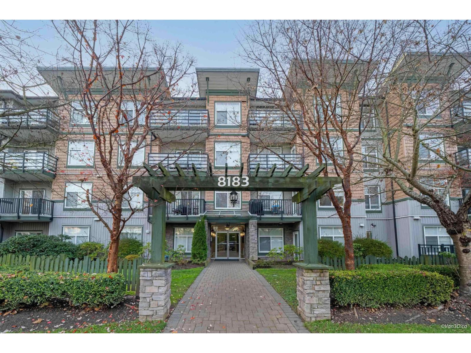 8183 121a Street Unit 305, Surrey, BC V3W 1S7