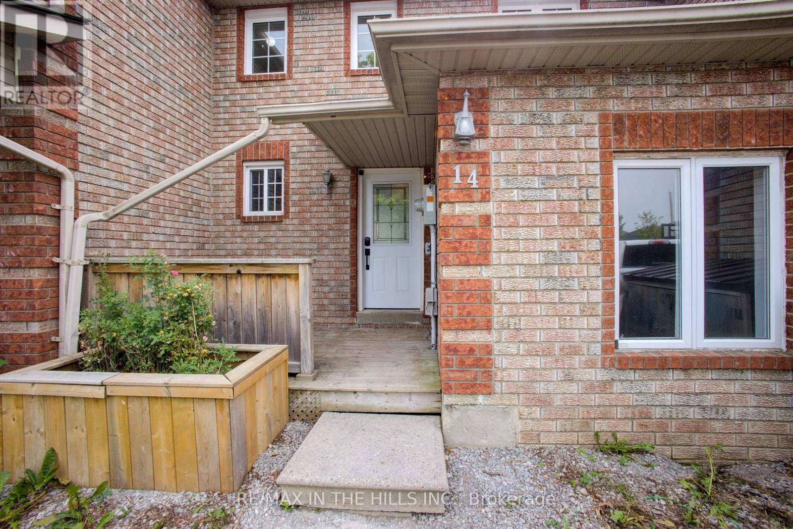 14 Tunbridge Rd, Barrie Georgian Drive, ON L4M 6S8