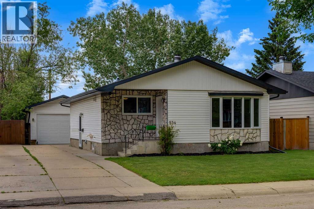 534 Cantrell Dr SW, Calgary, AB T2W 2K7