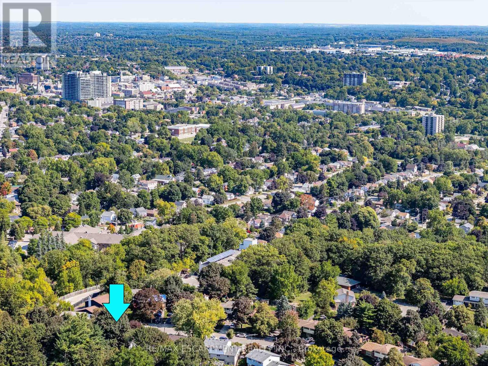 20 Crestwood Dr, Cambridge, ON N1S 3N9