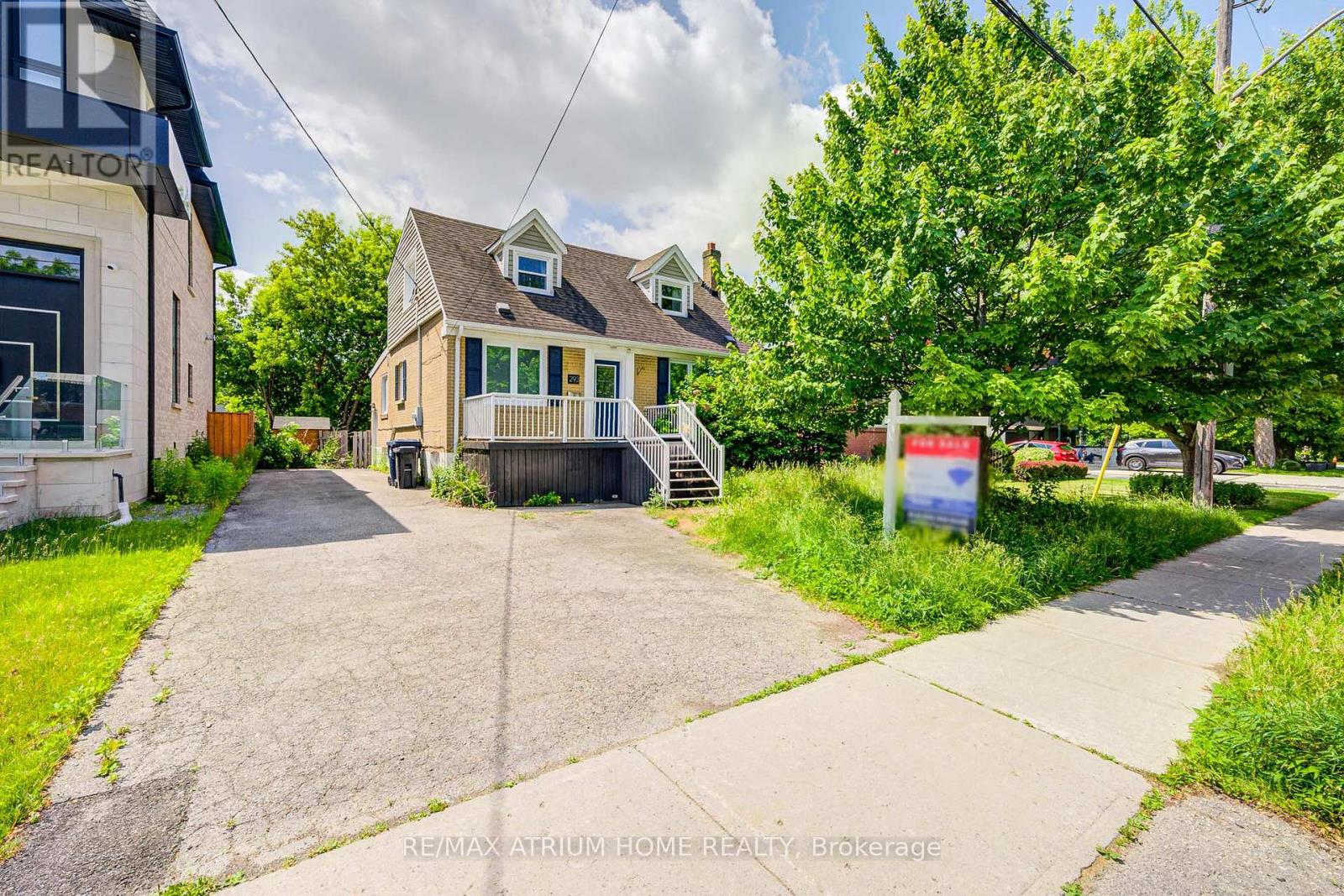 293 Poyntz Ave, Toronto, ON M2N 1J8