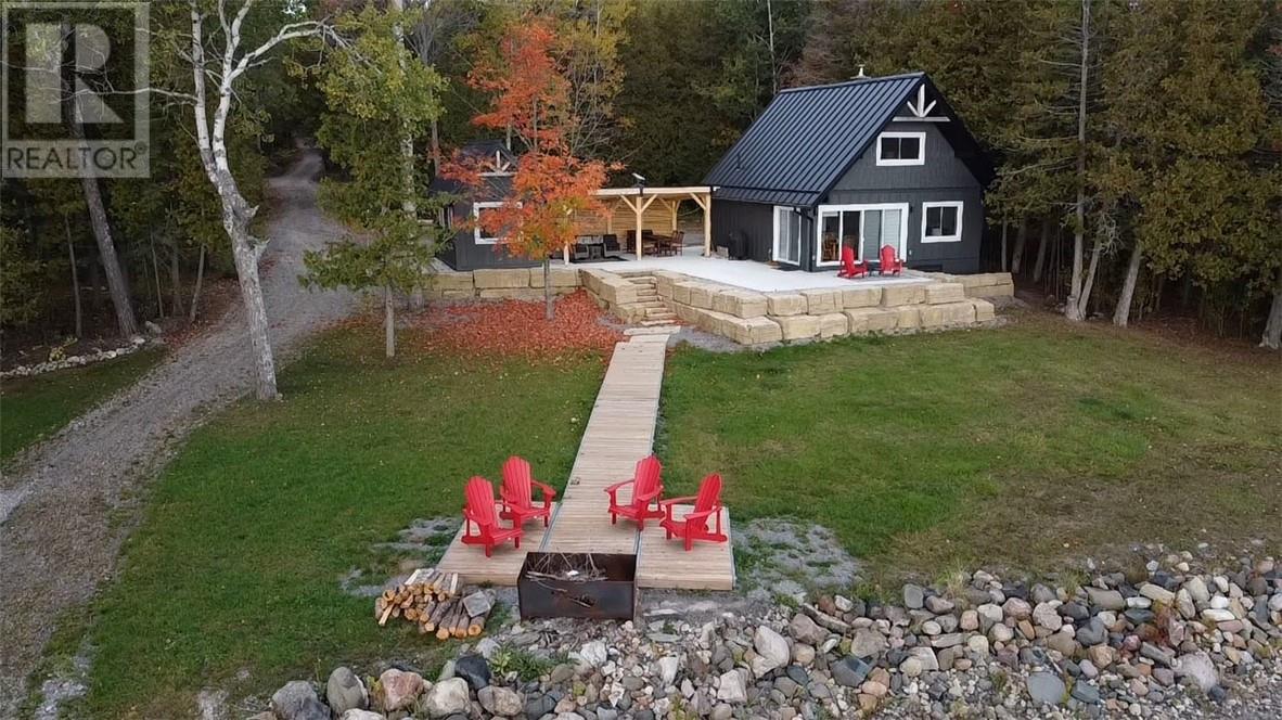 102 Eastview Ln, Assiginack, ON P0P 1N0