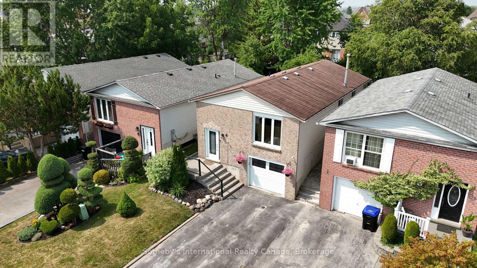 6 Longview Dr, Bradford West Gwillimbury, ON L3Z 2H1