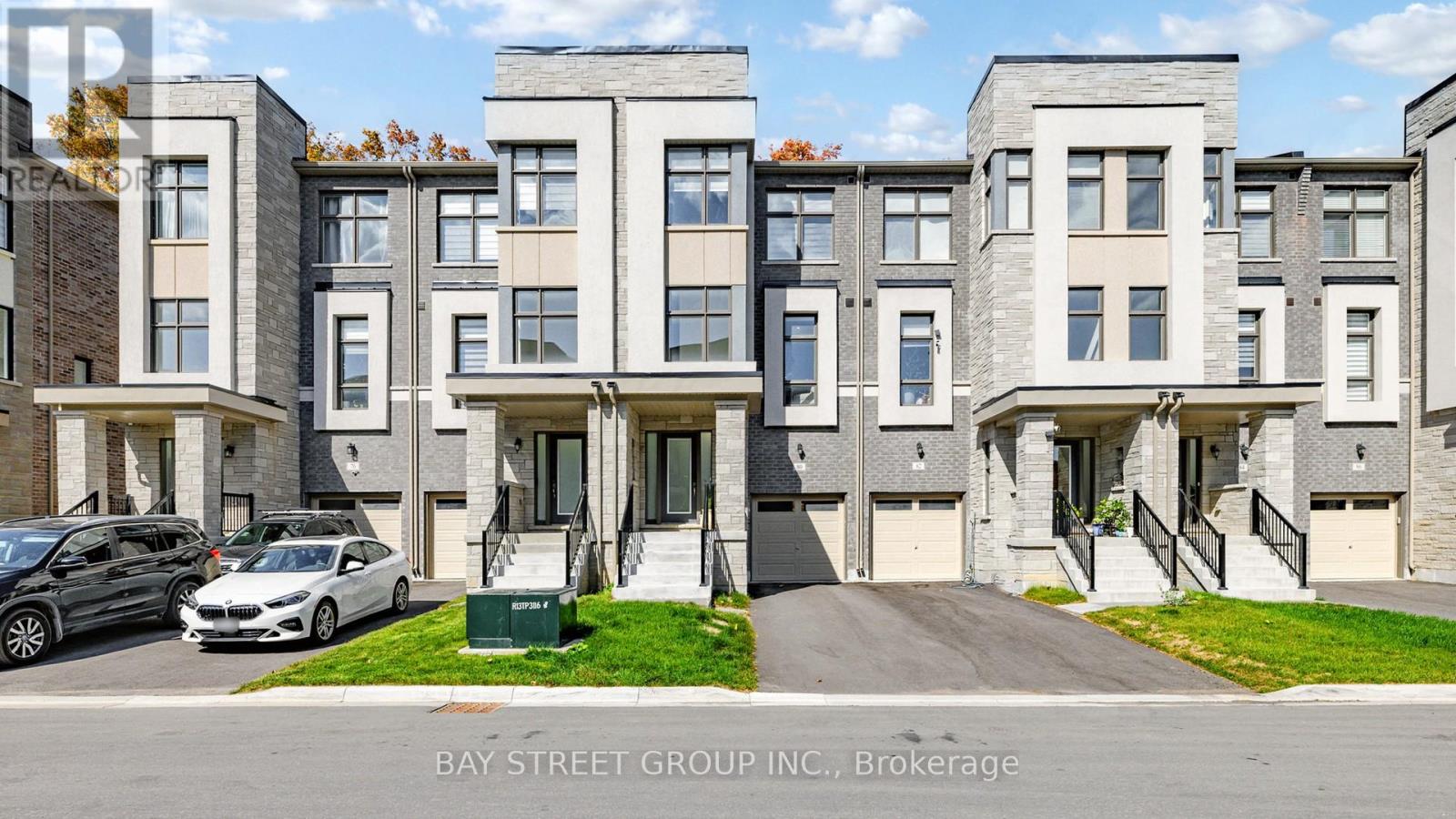 80 Puisaya Dr, Richmond Hill, ON L4E 1L2