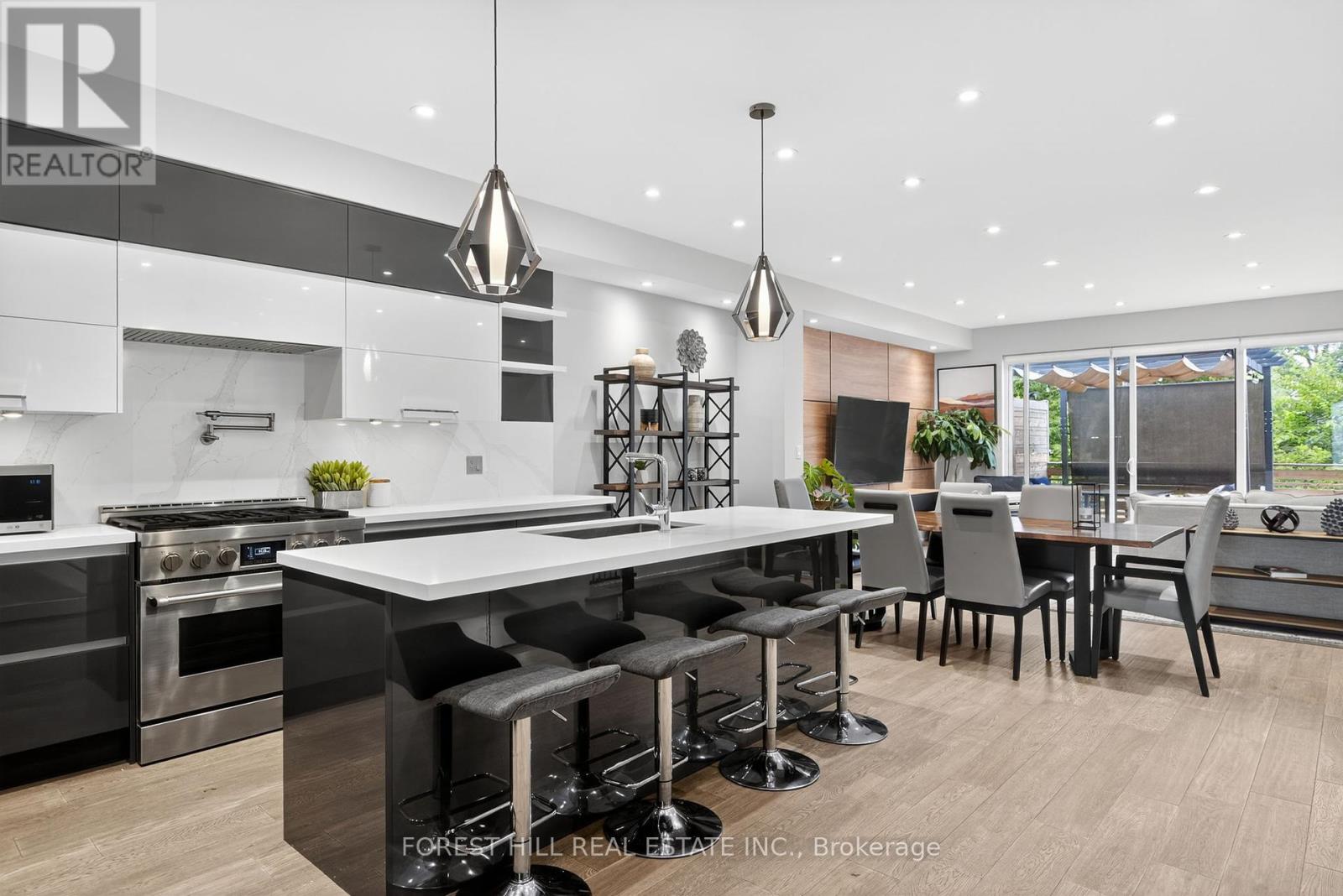 272 Beta St #a, Toronto, ON M8W 4J1