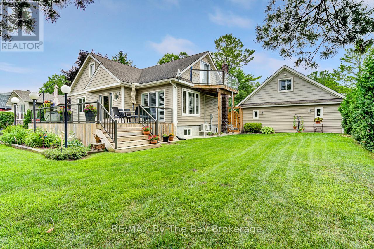 599 Mosley St, Wasaga Beach, ON L9Z 2J2
