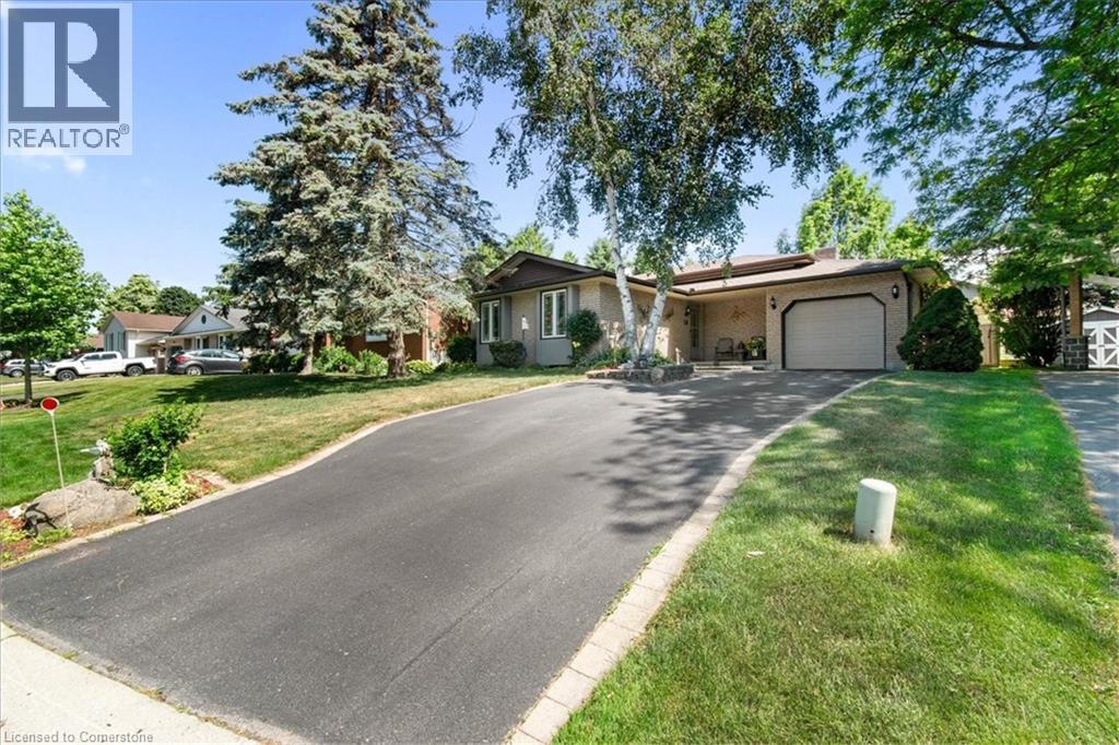 18 Dixon Dr, Port Dover, ON N0A 1N4