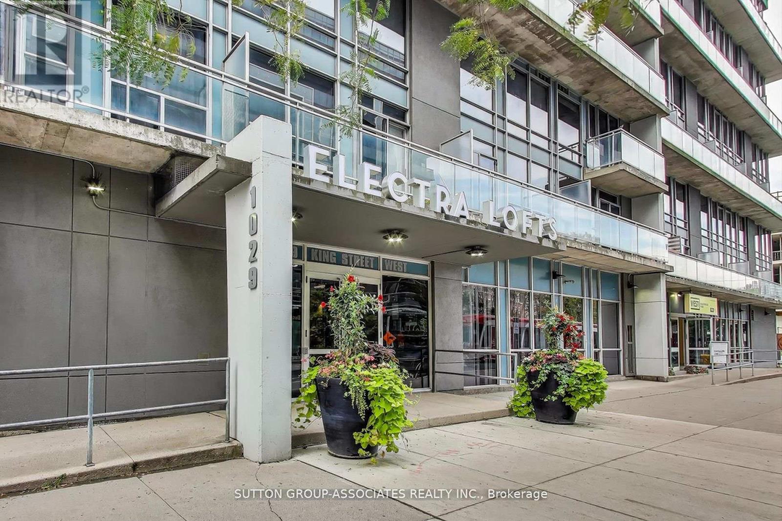 213 1029 King St W, Toronto, ON M6K 1J7