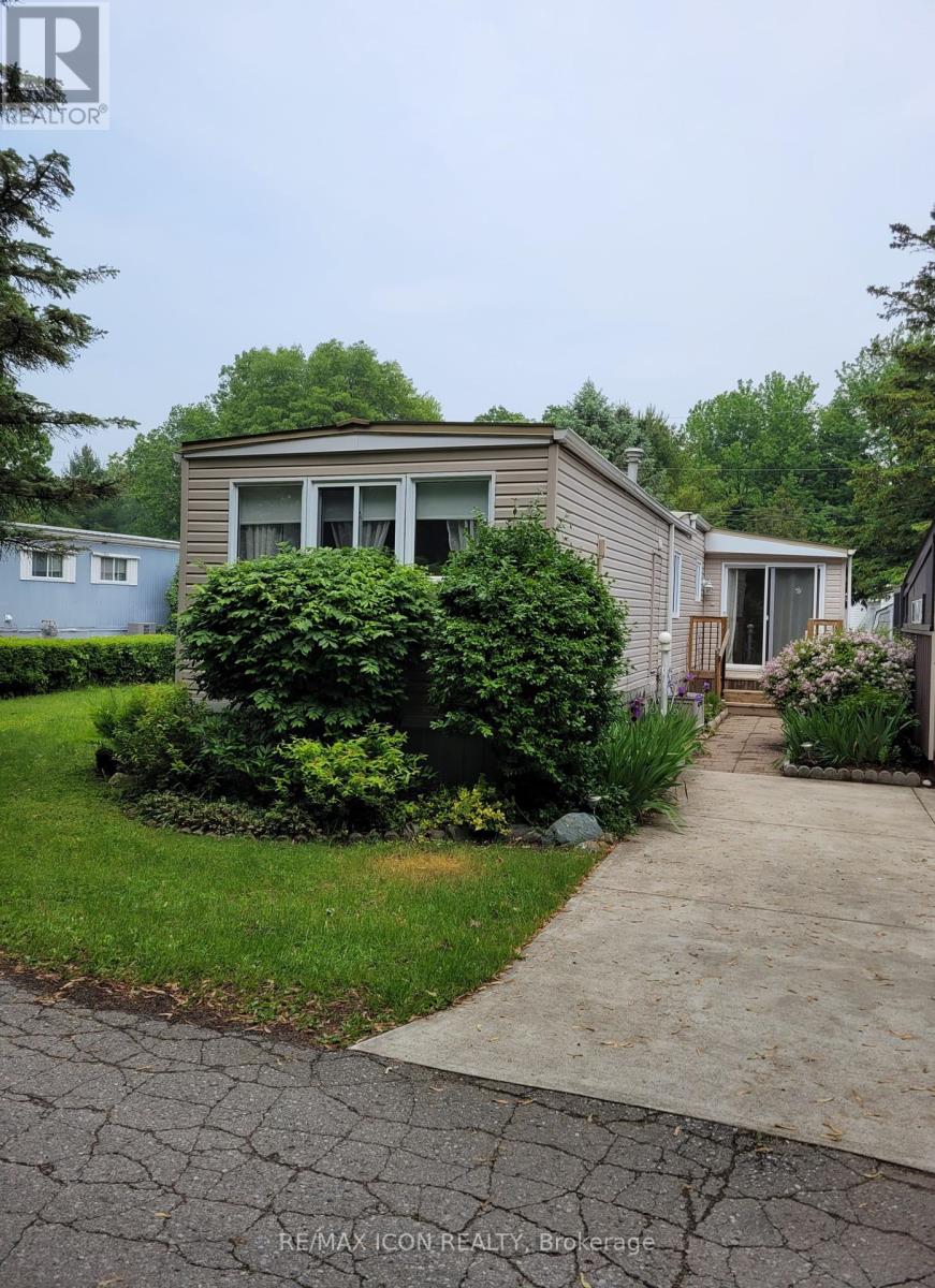 17 9839 Lakeshore Rd, Lambton Shores, ON N0M 1T0