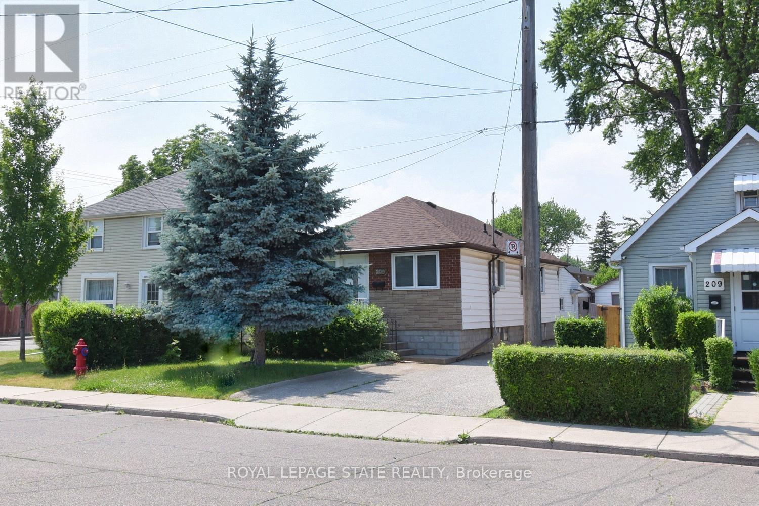 205 Ivon Ave, Hamilton, ON L8H 5S9