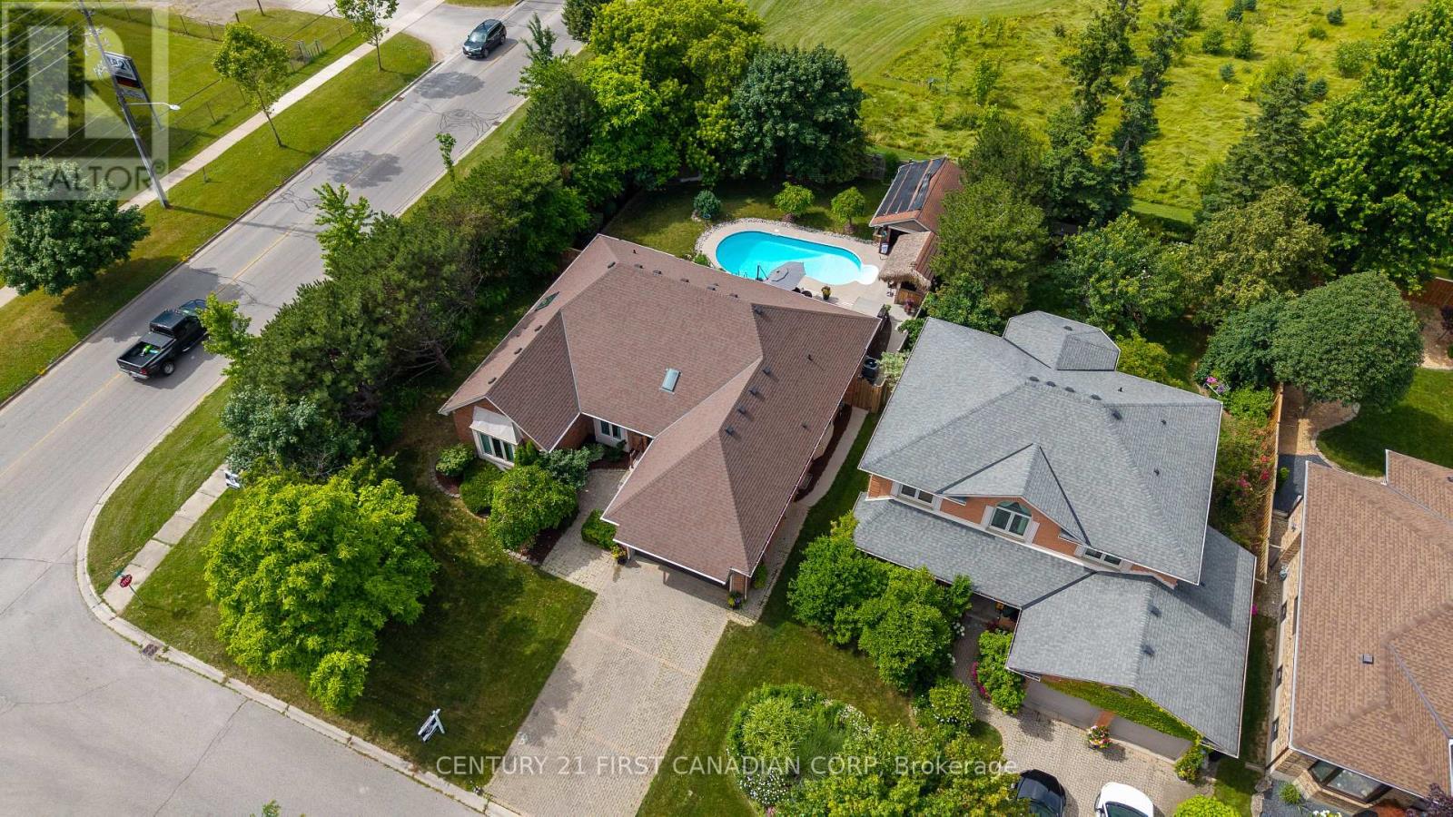 2 Longview Ct, London, ON N6K 4J1