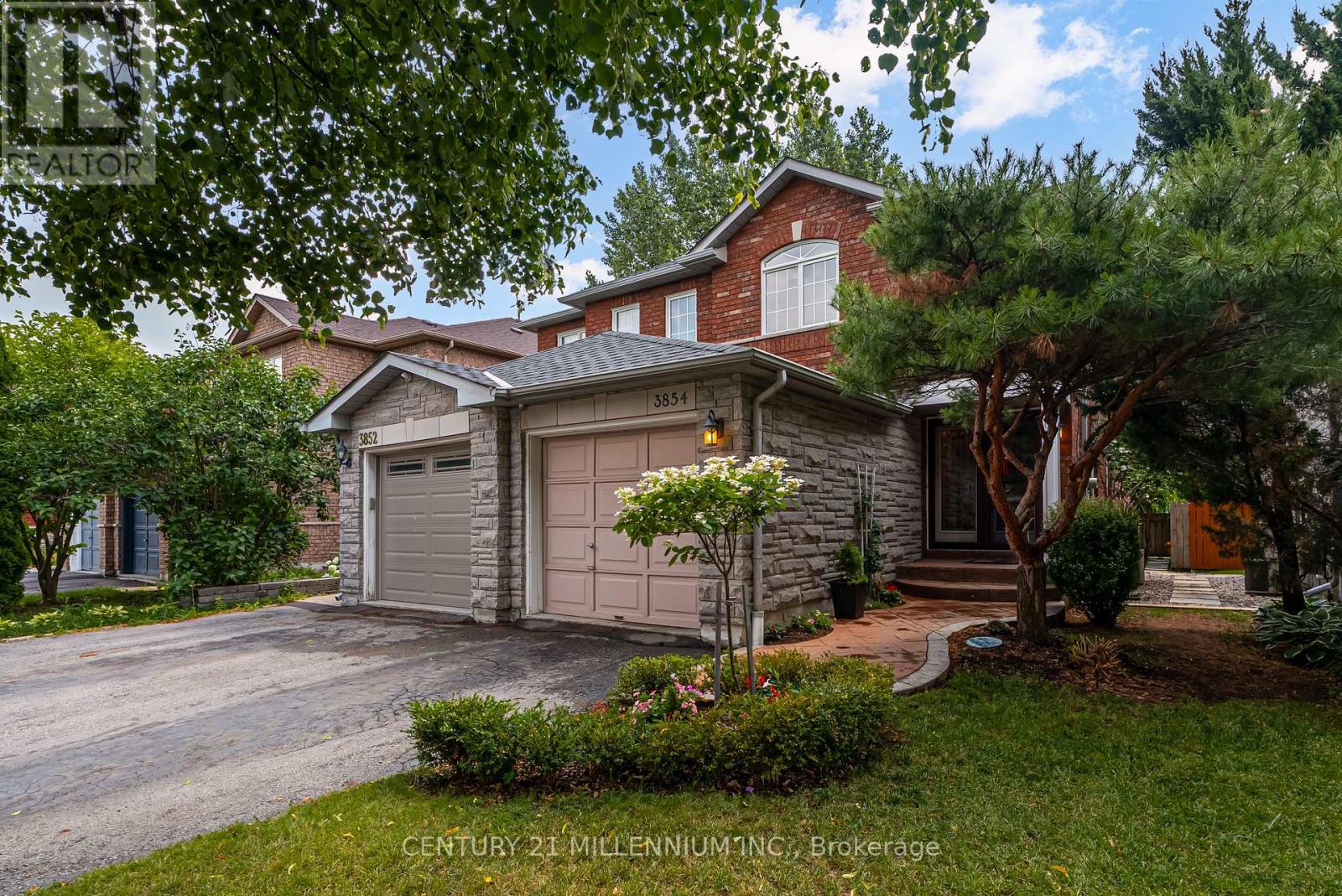 3854 Foxborough Trl, Mississauga, ON L5N 7T9