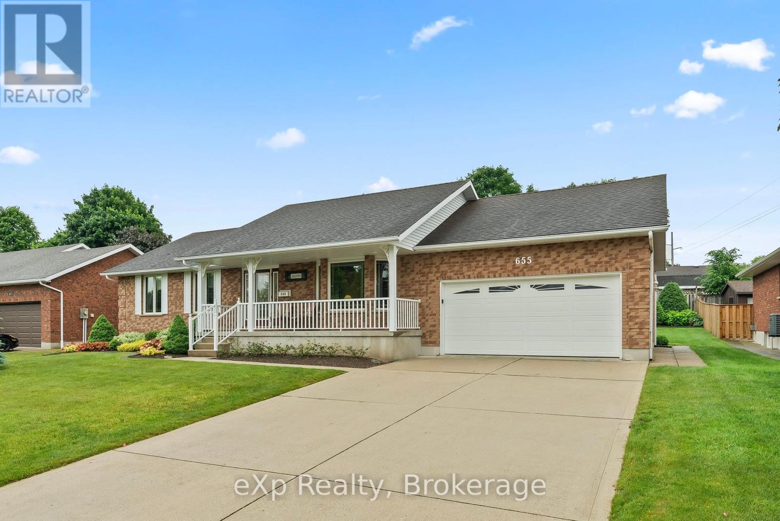 655 17th Street Crescent, Hanover, ON N4N 3S7
