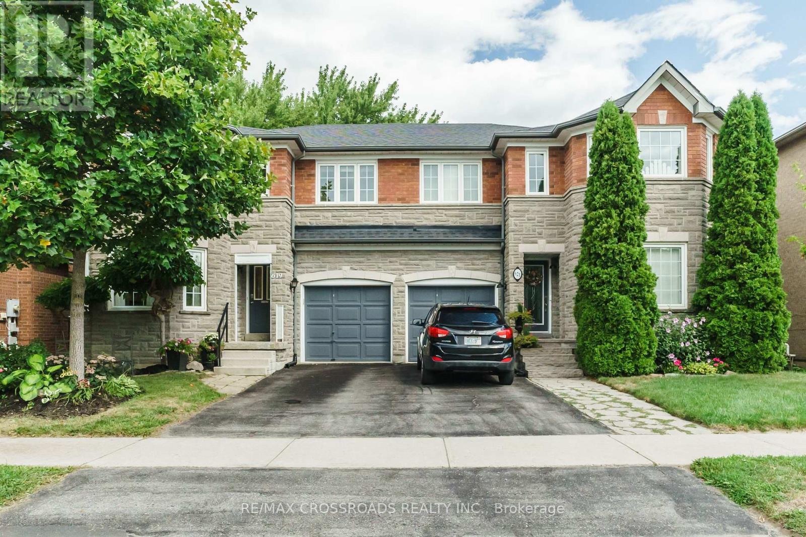 619 Walpole Cres, Newmarket, ON L3X 2B5