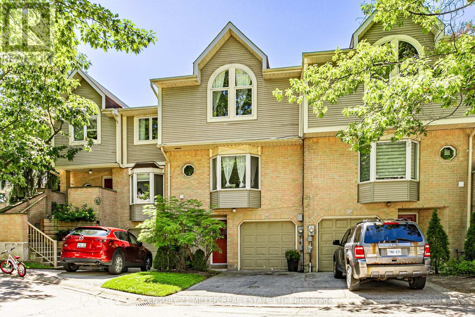 16 9 Ailsa Pl, London, ON N5Z 4W5