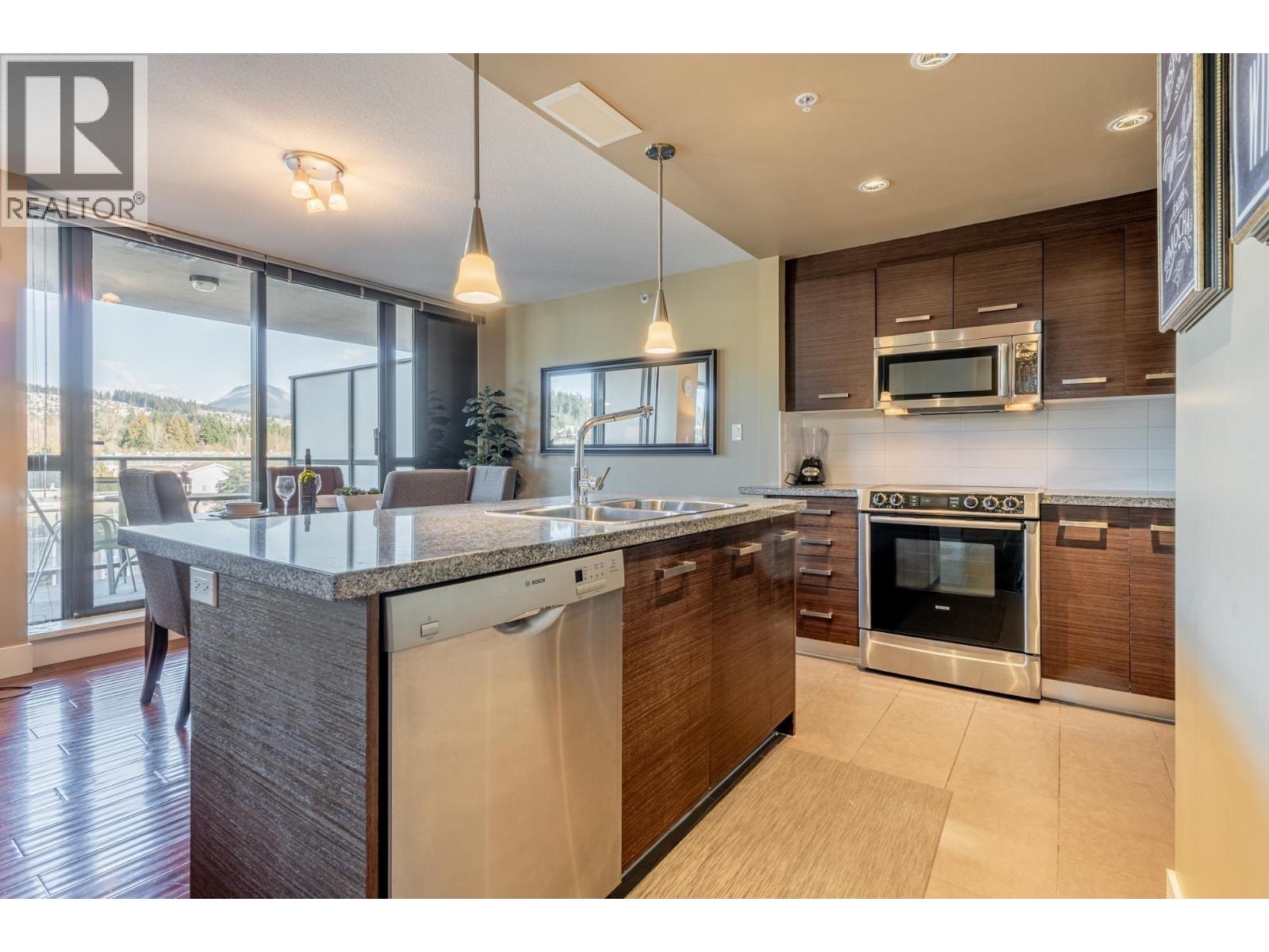 2959 Glen Drive Unit 801, Coquitlam, BC V3B 0B8
