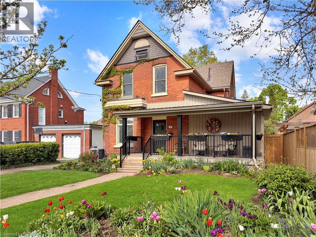 5 Hawarden Ave, Brantford, ON N3T 4H2