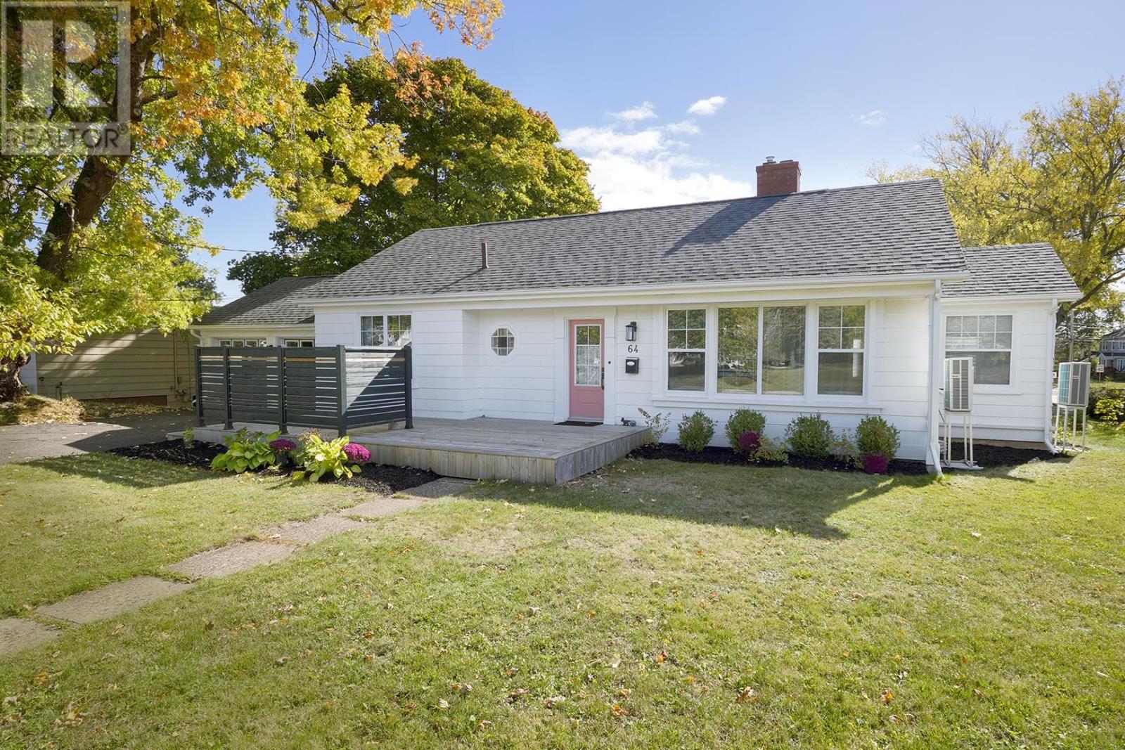 64 Mcgill Ave, Charlottetown, PE C1A 2J8