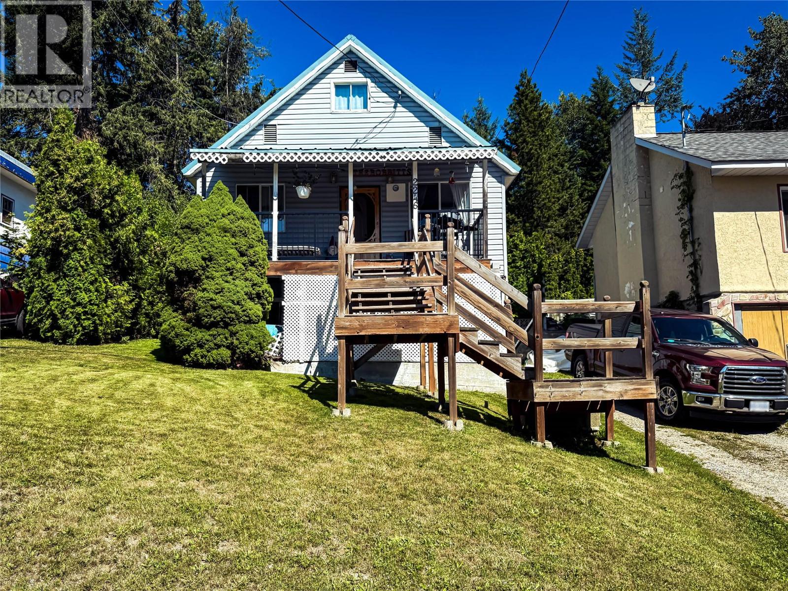 2246 Kootenay Ave, Rossland, BC V0G 1Y0