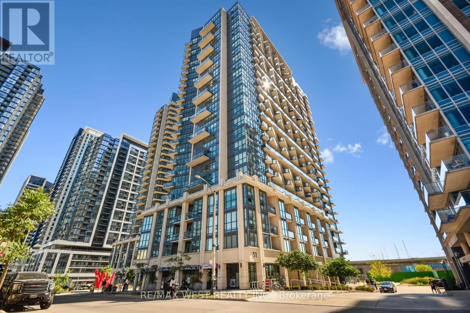 607 51 East Liberty St, Toronto, ON M6K 3P8