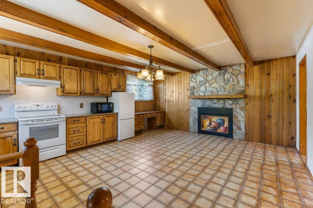 105 Av Nw Unit 15922, Edmonton, AB T5P 0T9