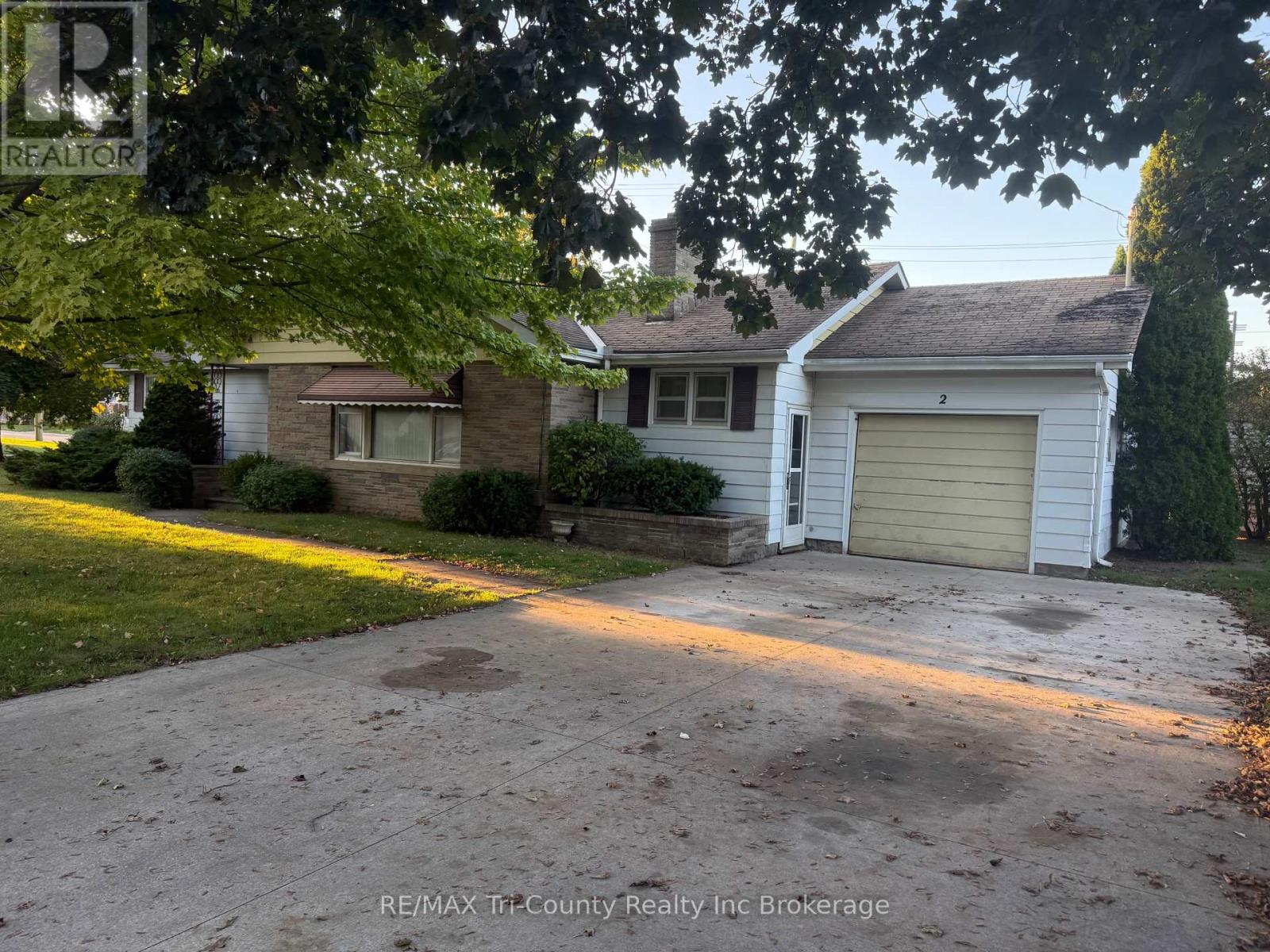 2 Joseph St, Tillsonburg, ON N4G 1H8