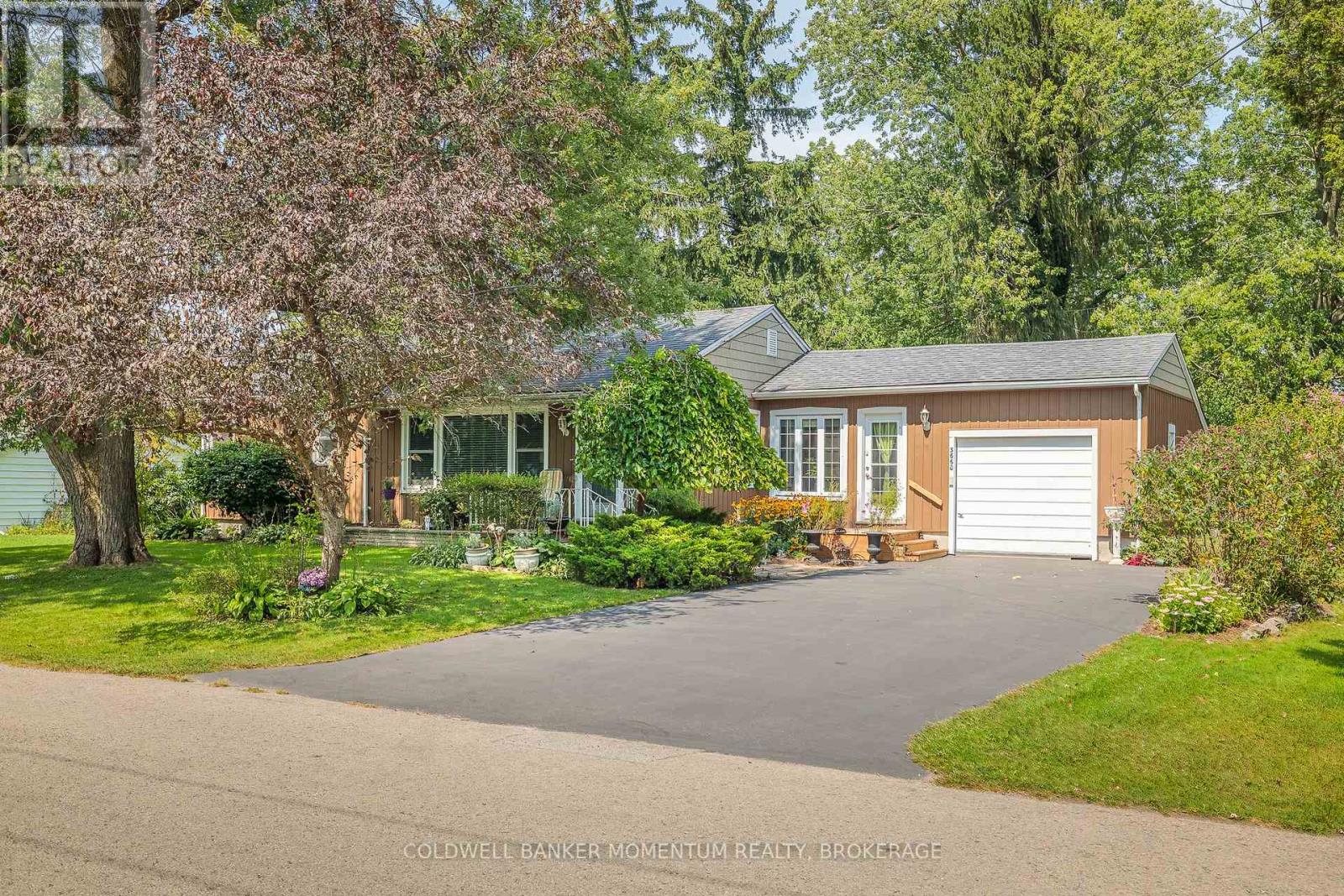 3660 Hazel St, Fort Erie, ON L0S 1N0