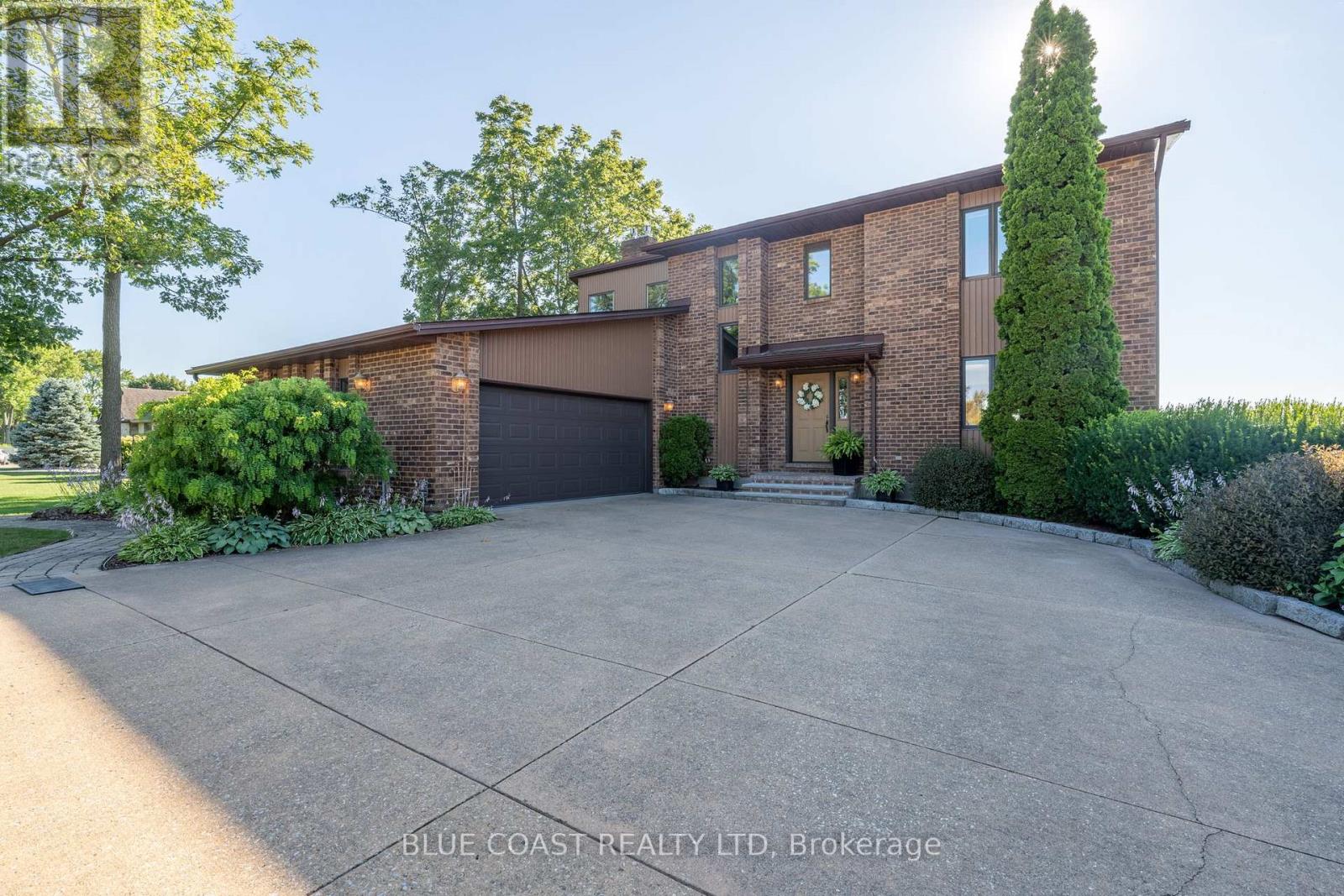 1031 St Clair Pkwy, St. Clair, ON N0N 1M0