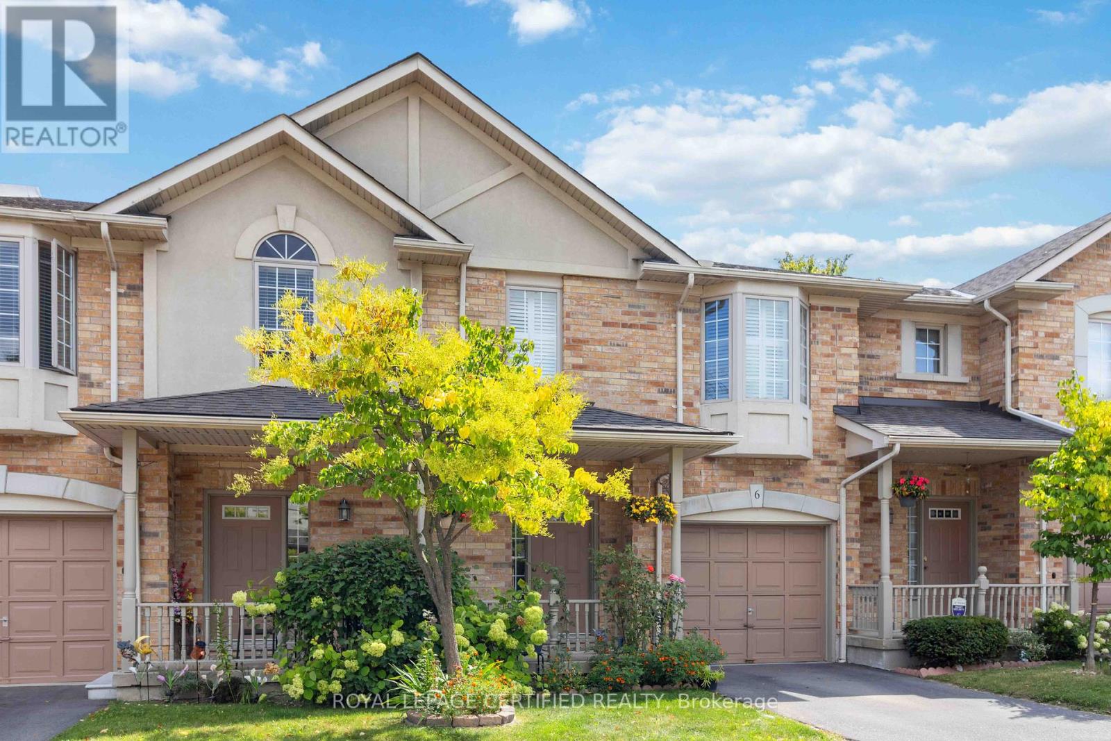 6 7385 Magistrate Ter, Mississauga, ON L5W 1W9