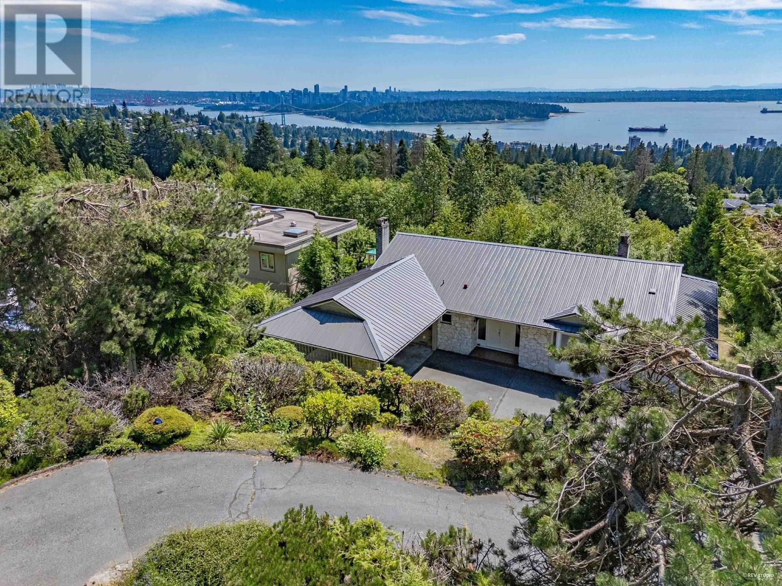 1368 Tyrol Rd, West Vancouver, BC V7S 2L6