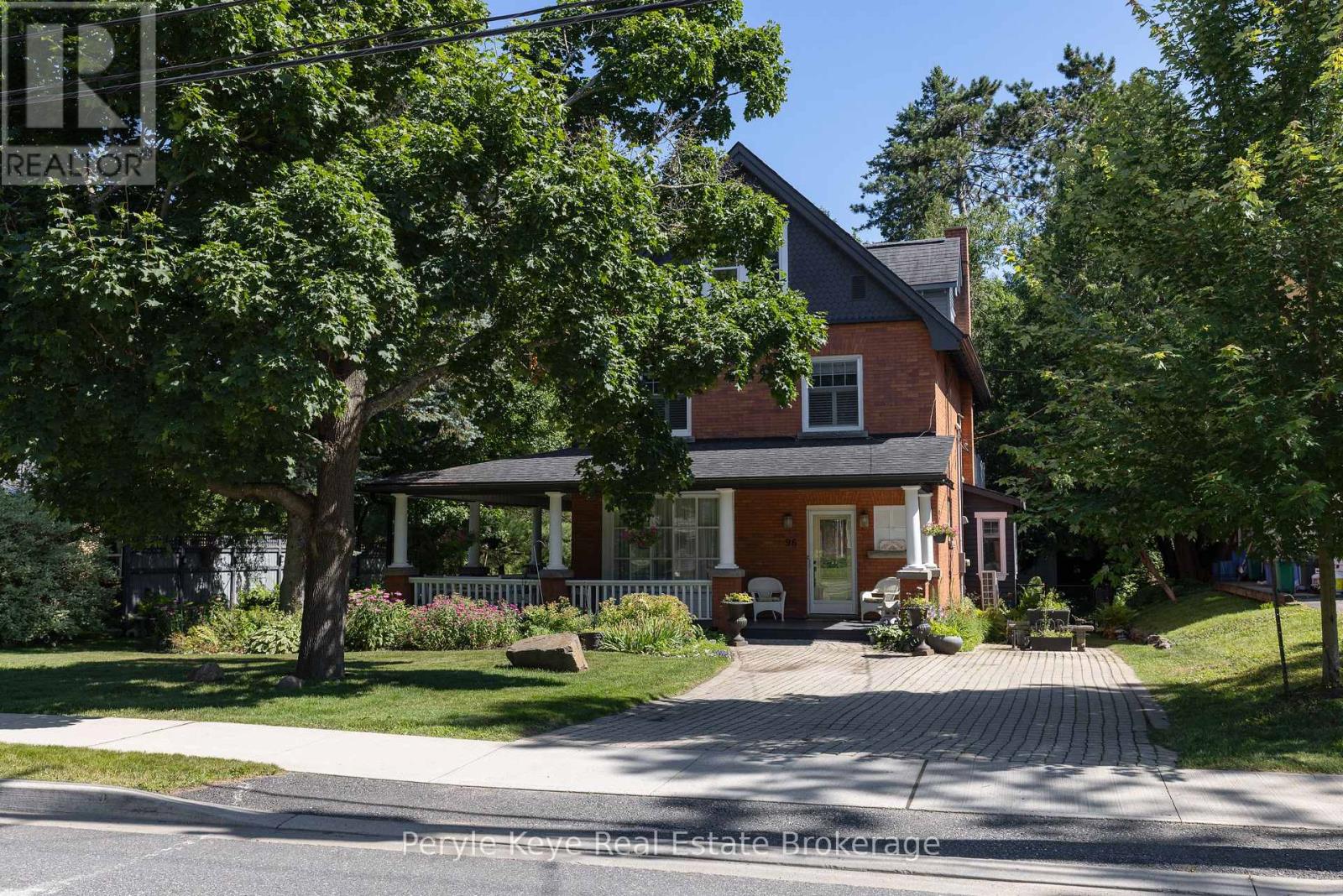 96 Ontario St, Bracebridge, ON P1L 2A2